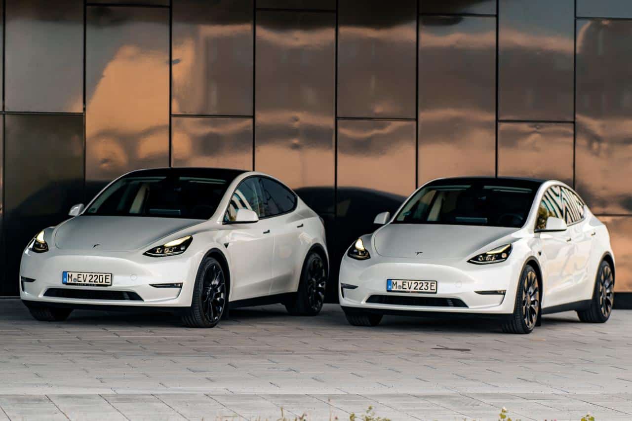 Cover Image for Tesla: Kürzt Model 3 & Model Y Preise bis zu 6.656 Euro
