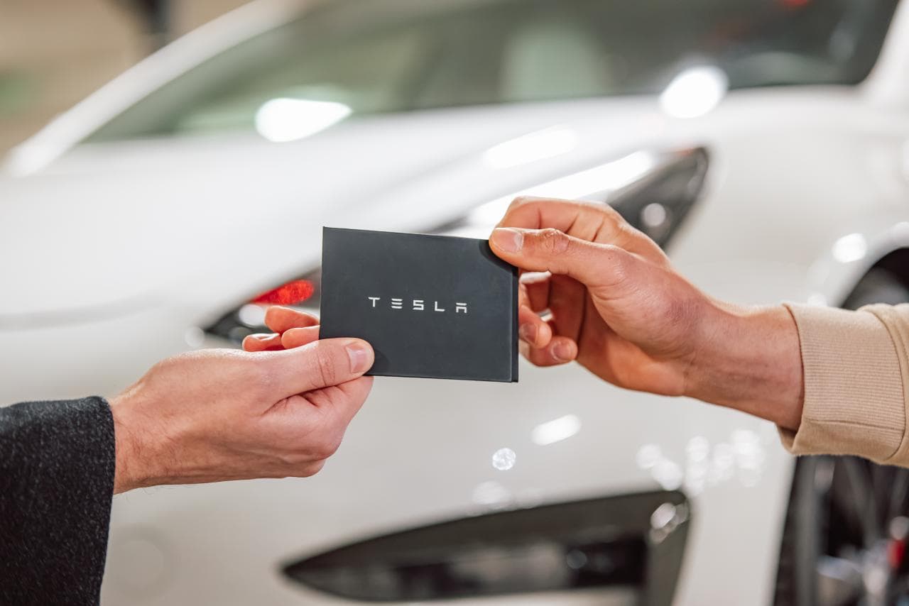 Cover Image for Tesla Rekord: 405.278 E-Autos im 4. Quartal 2022 ausgeliefert