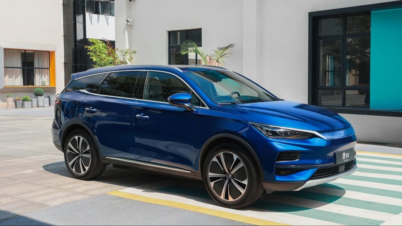 Cover Image for BYD erwägt eigene Europa-Fabrik statt Übernahme von Ford-Werk