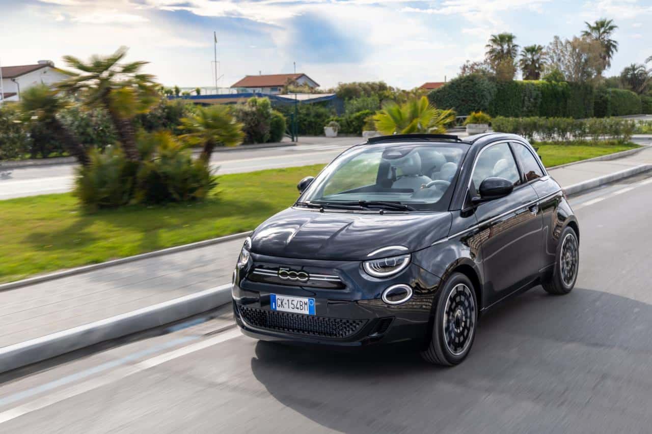 Cover Image for Fiat 500 Elektro: Weltweit mehr als 120.000 Zulassungen