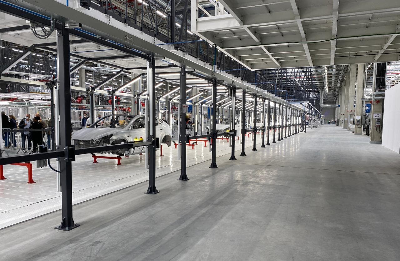Cover Image for Tesla Giga Grünheide: Vorerst keine Akkus aus deutscher Fertigung