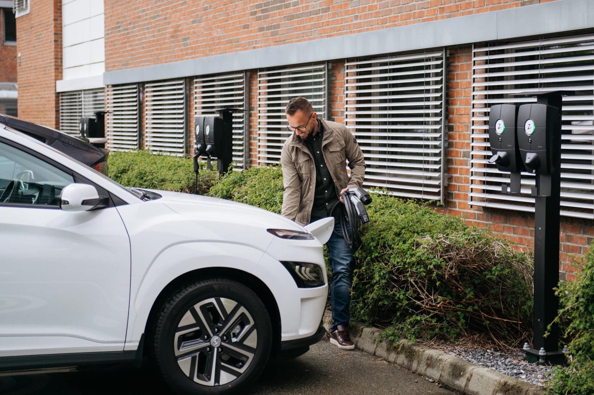 Cover Image for „Viel ungenutztes Potenzial“ beim halb-öffentlichen Laden von E-Autos