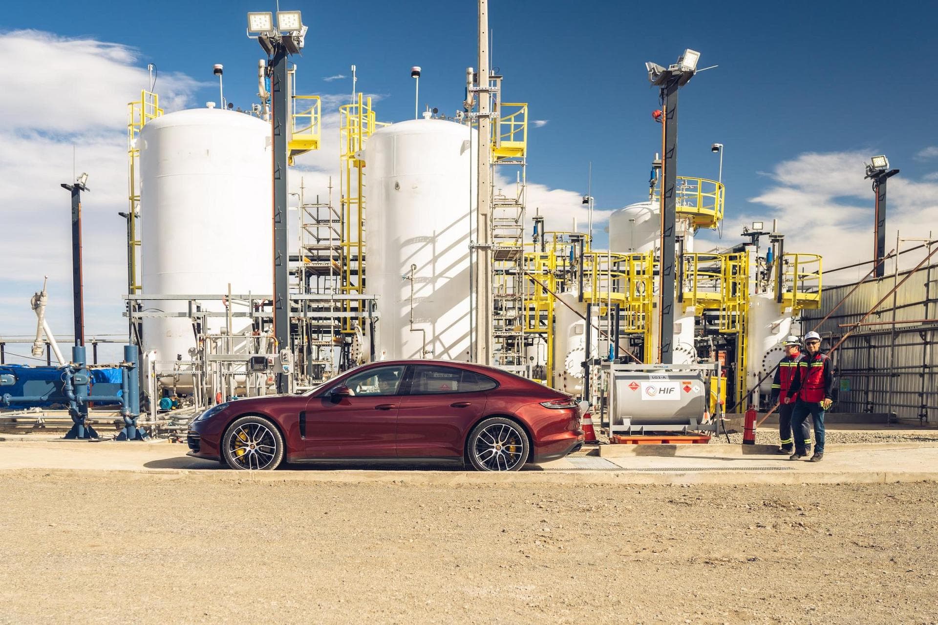 Cover Image for Warum E-Fuels keine Alternative zum Verbrenner-Aus sind