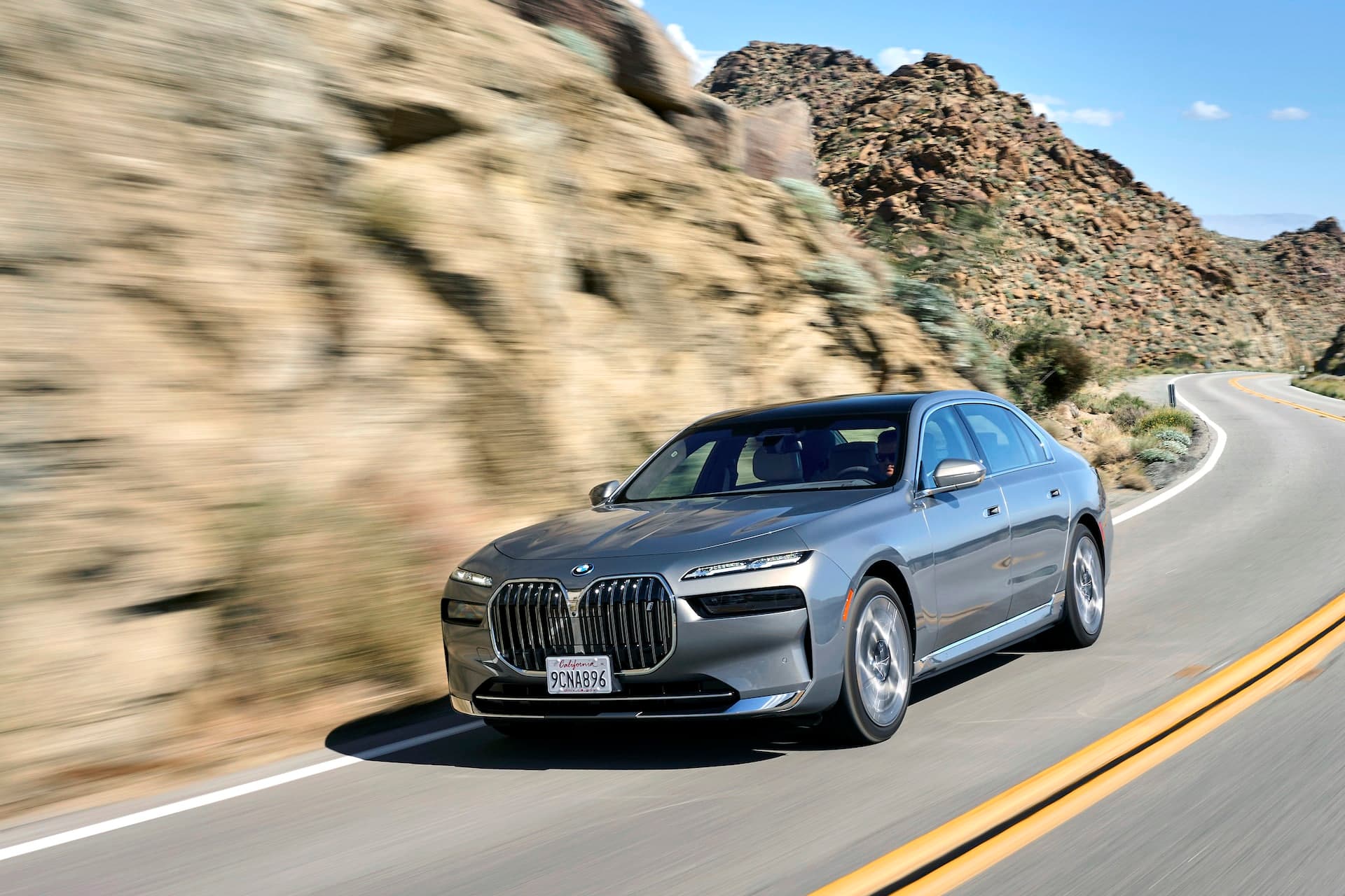 Cover Image for „Auto Zeitung“ lässt Nio ET7 gegen BMW i7 antreten