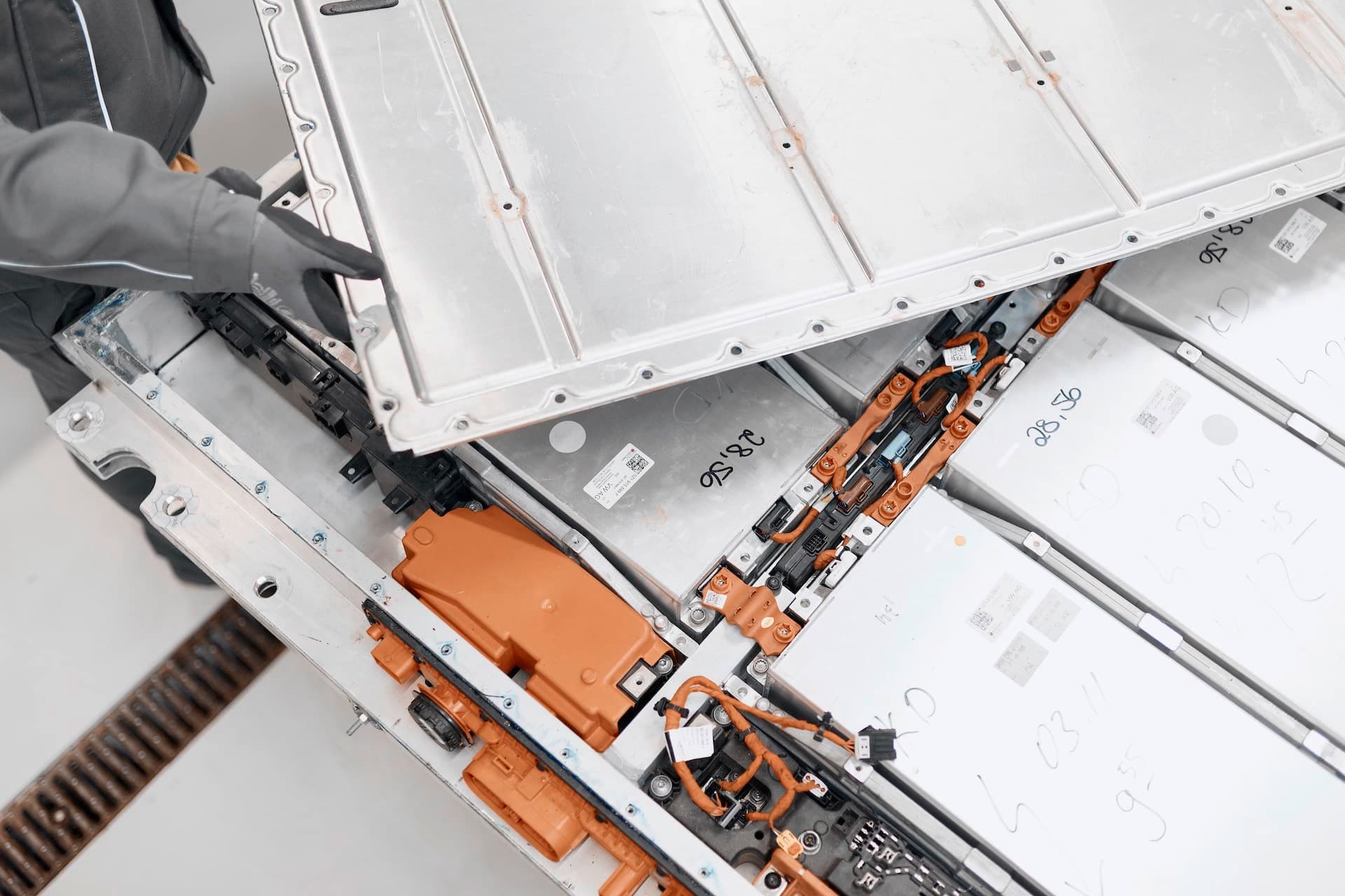 Cover Image for Experte: „E-Auto-Akkus könnten um 75 Prozent umweltfreundlicher sein“