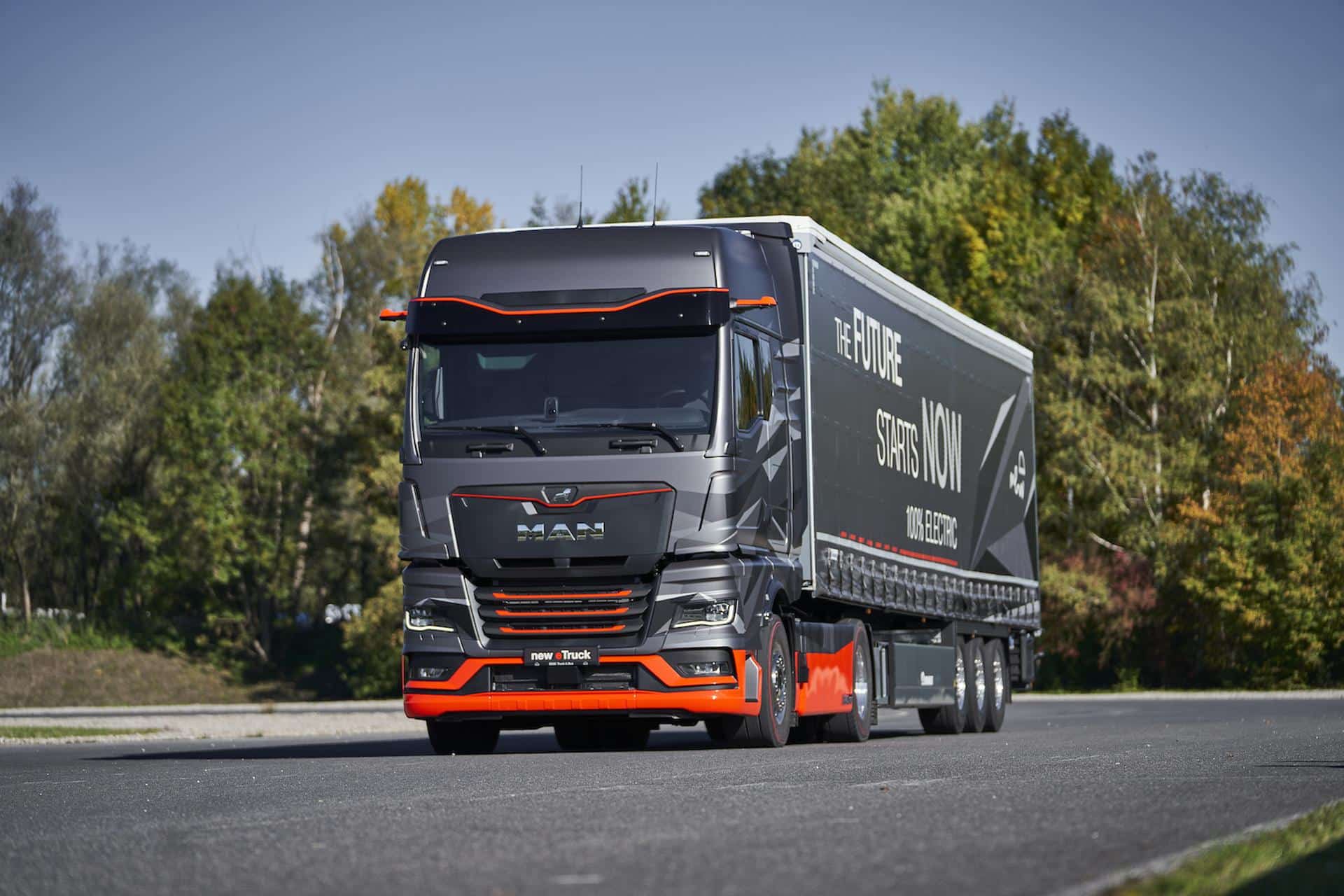 Cover Image for Experte: LKW-Hersteller müssen Risiko der Elektrifizierung tragen