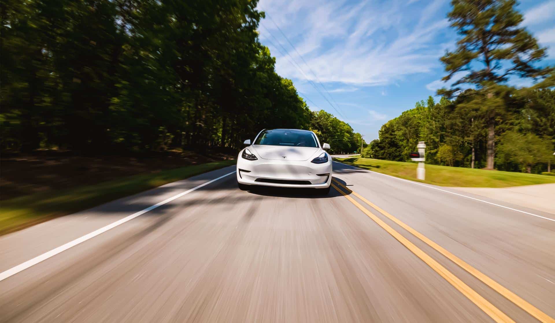 Cover Image for Tesla übertrifft weltweites Auslieferungsvolumen von Audi