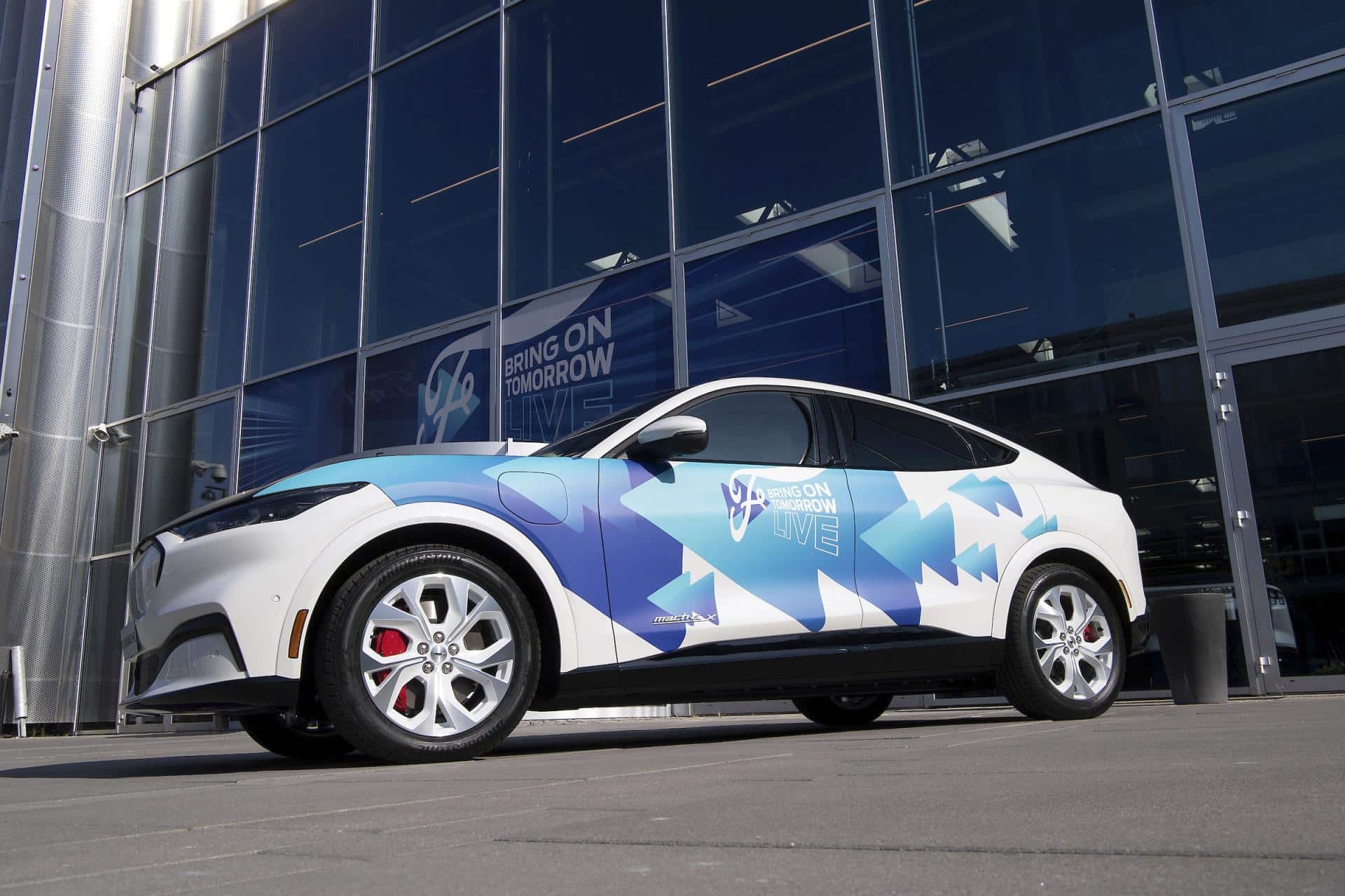 Cover Image for Ford digitalisiert Neuwagenkauf für E-Auto-Generation