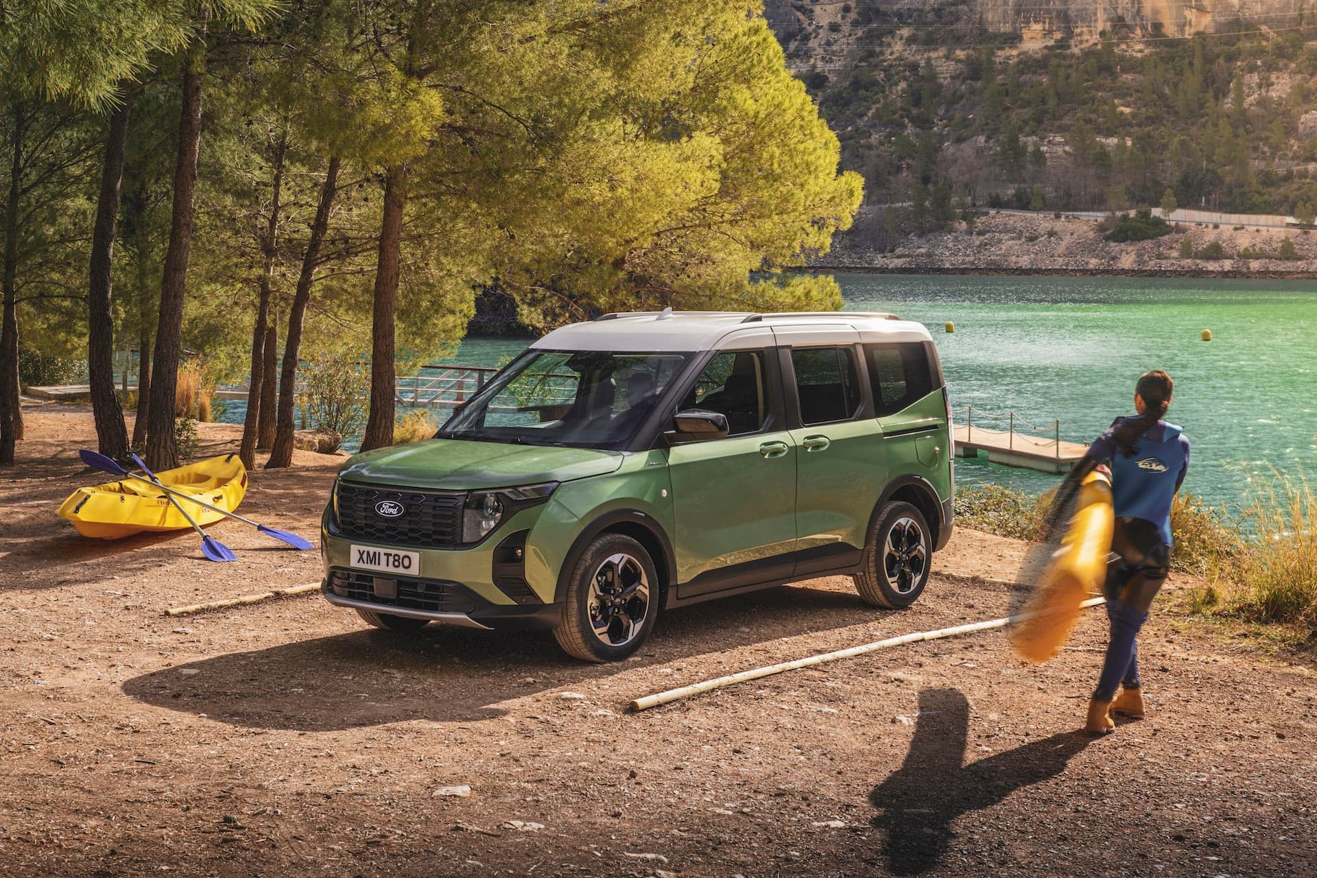 Cover Image for Neuer Elektro-Familienvan: Ford stellt E-Tourneo Courier (2024) vor