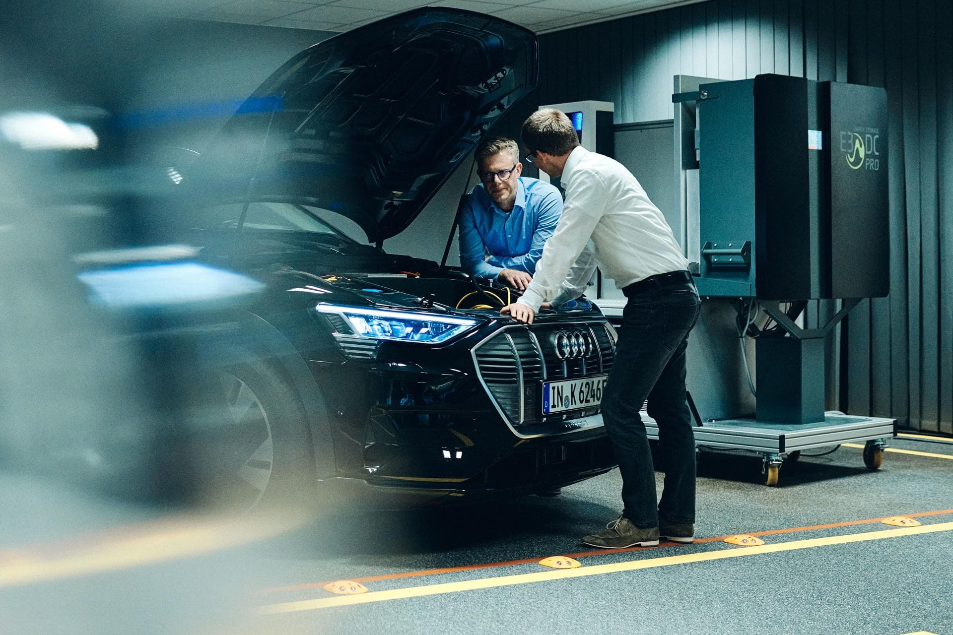 Cover Image for Audi e-tron