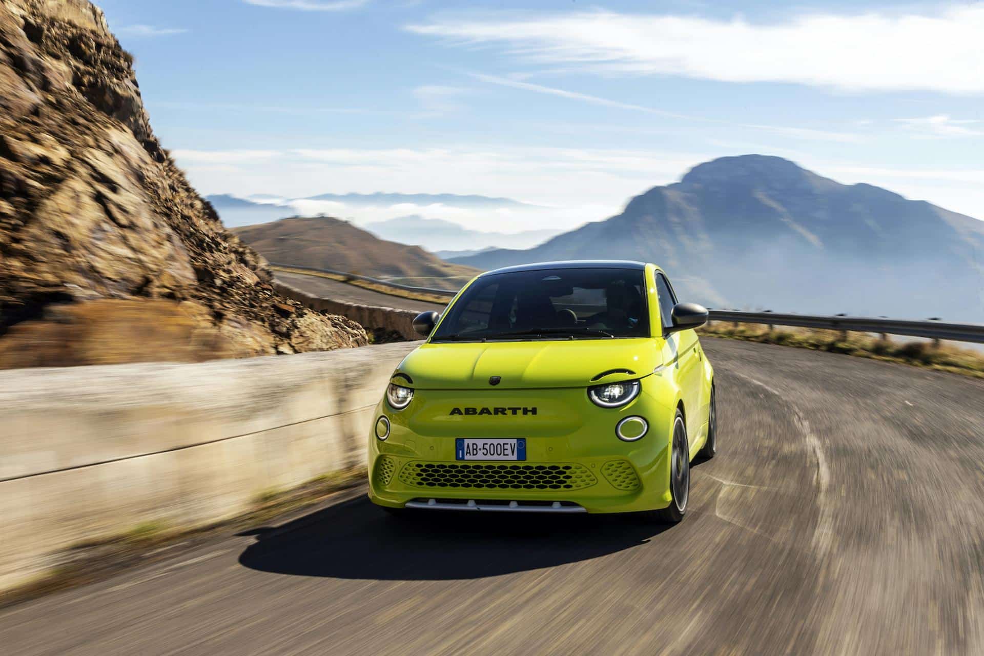 Cover Image for Abarth 500e: Erste Fahrt in der „Spaßmaschine“