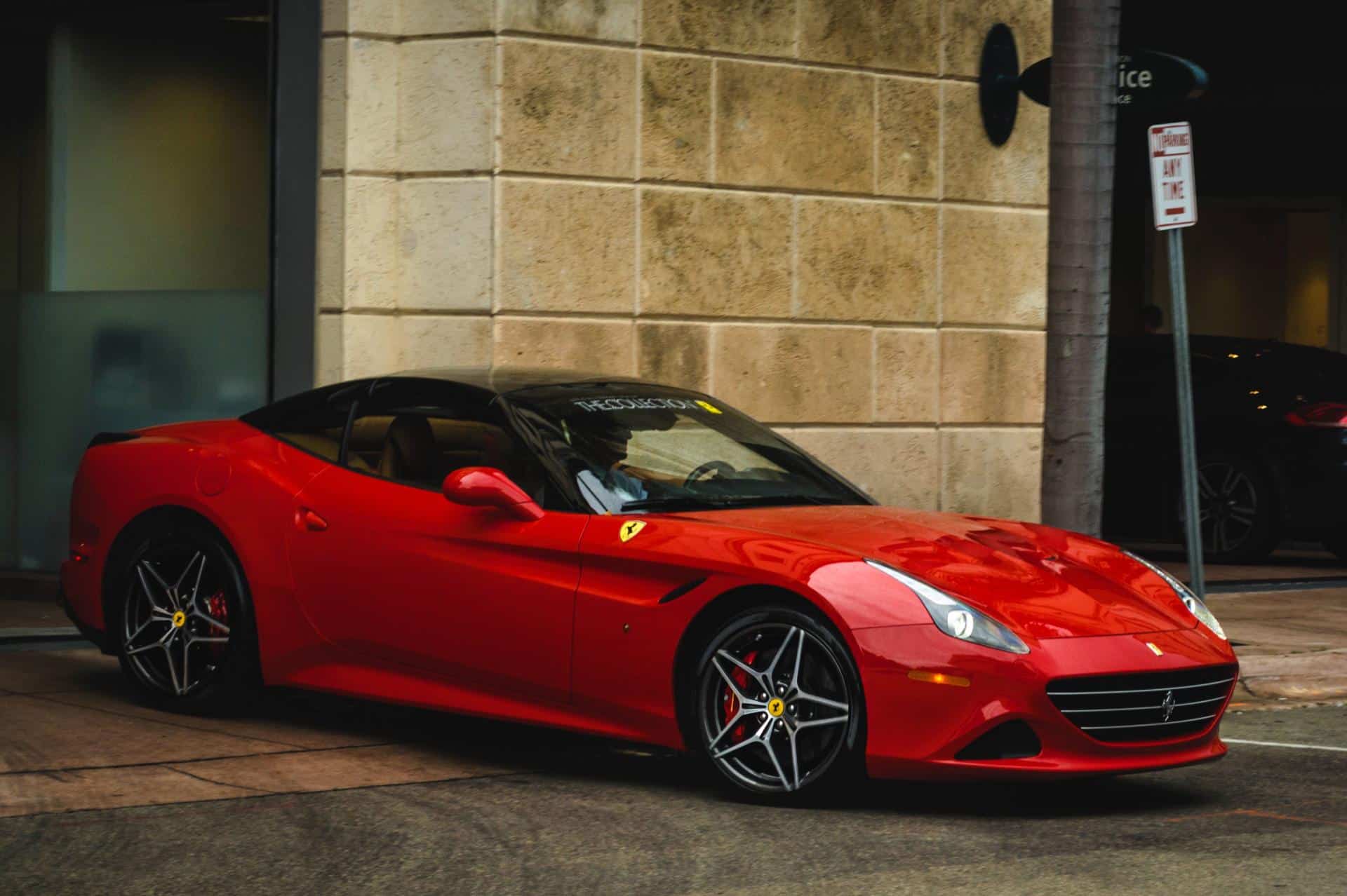 Cover Image for Ferrari auf dem Weg zur CO2-Neutralität – mit E-Fuels