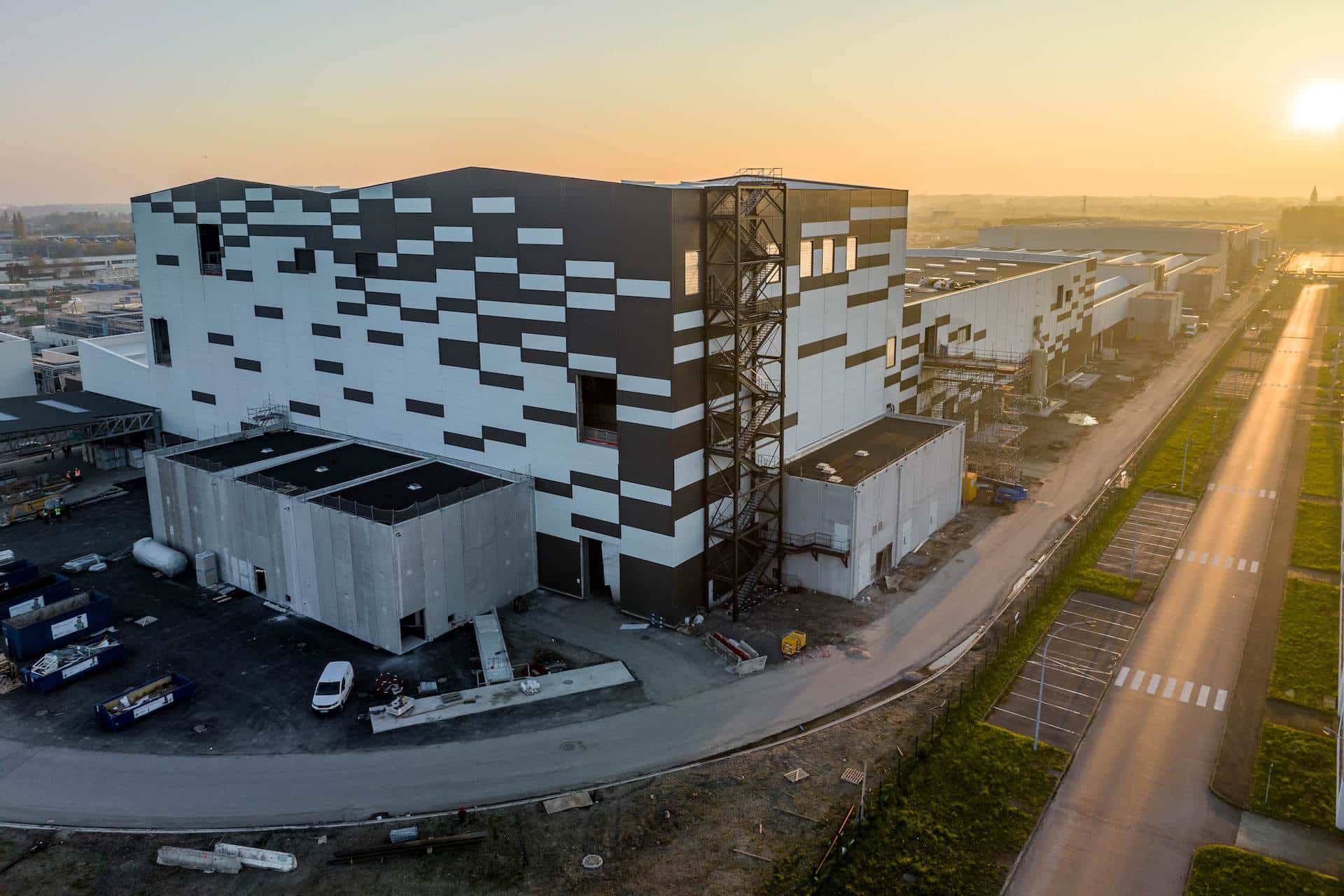 Cover Image for Erste Batterie-Gigafactory von Automotive Cells Company in Frankreich eröffnet