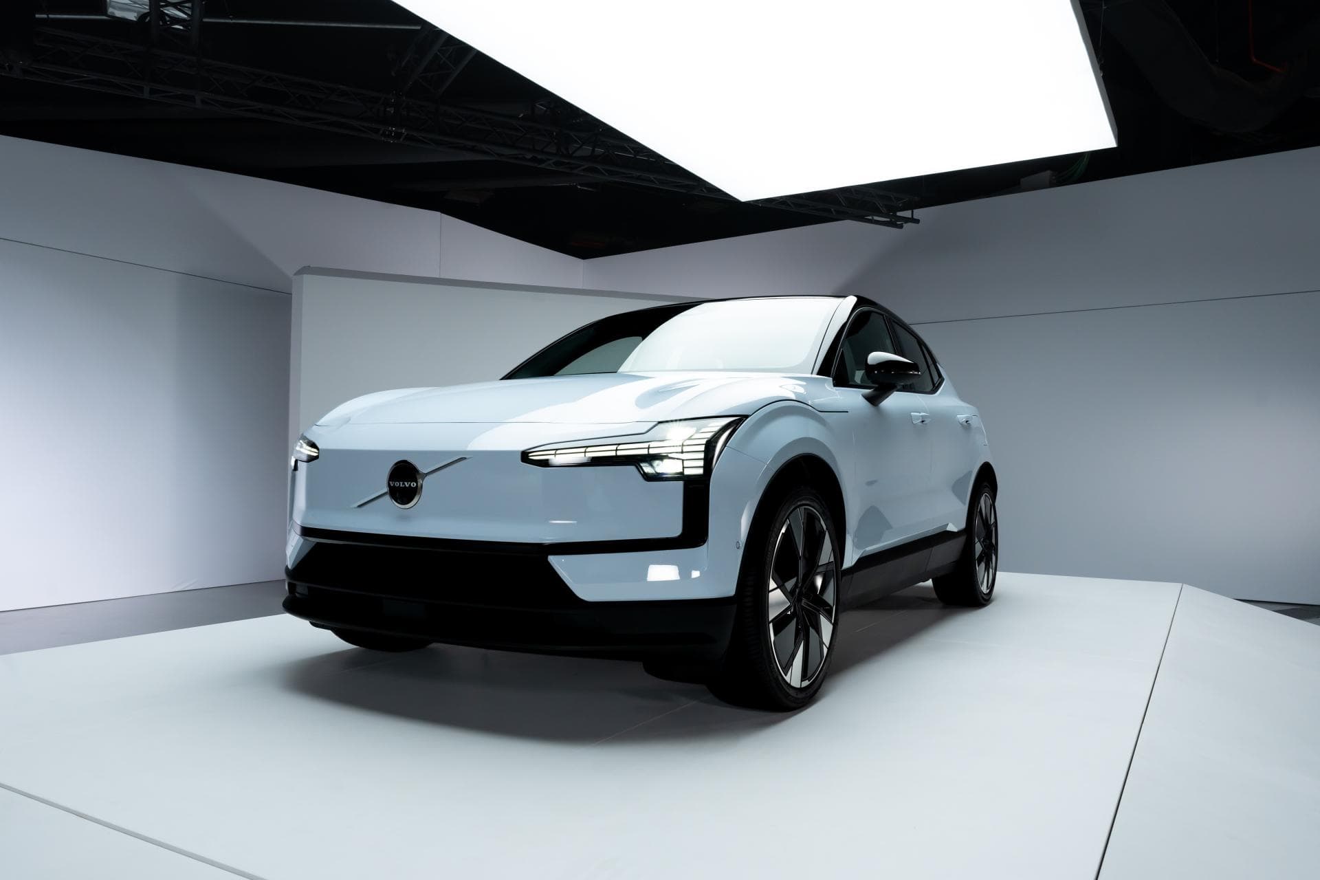 Cover Image for Volvo EX30 spielt „zufällig“ Stärke der E-Plattform aus