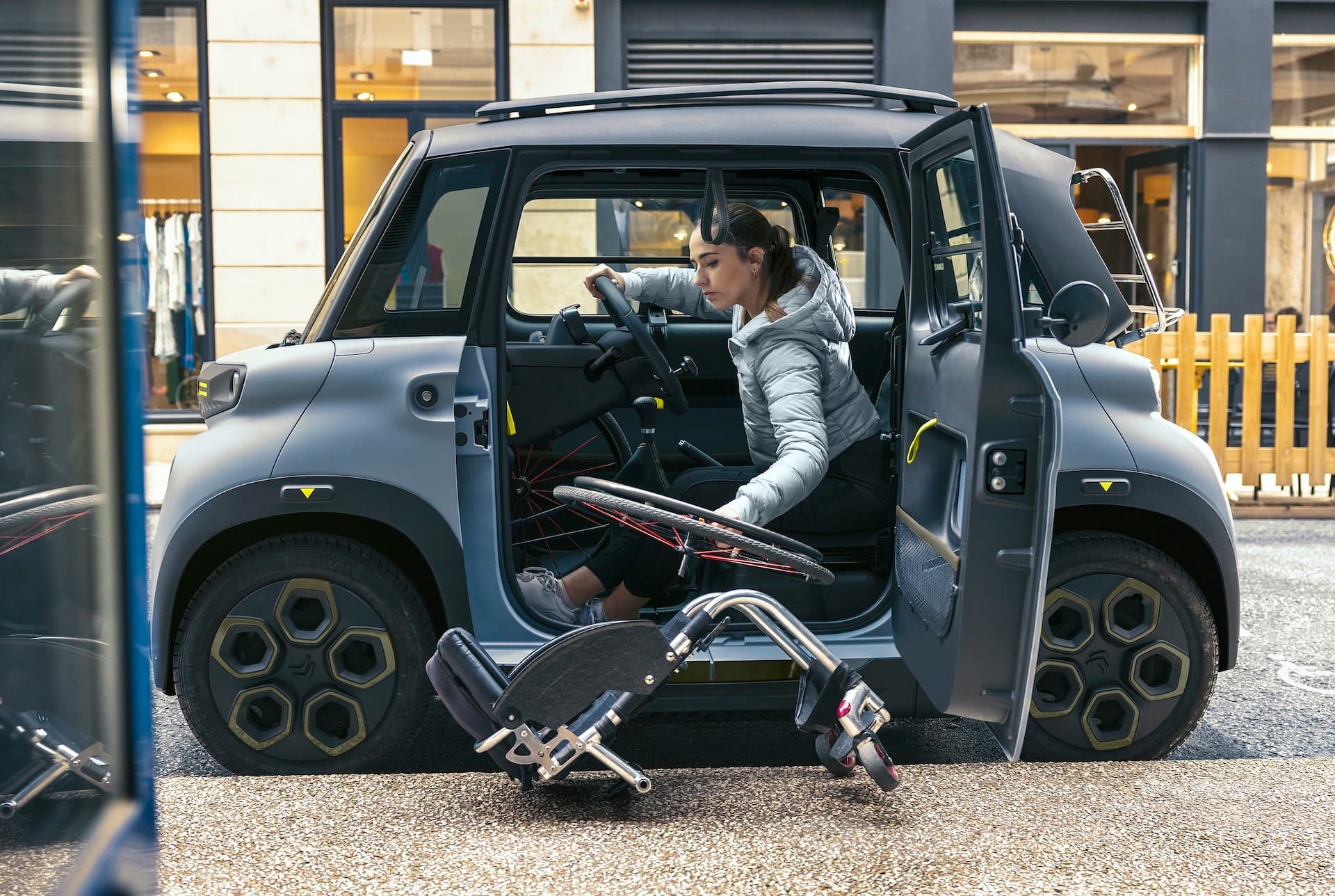 Cover Image for Citroën zeigt Ami for All für Menschen mit Rollstuhl