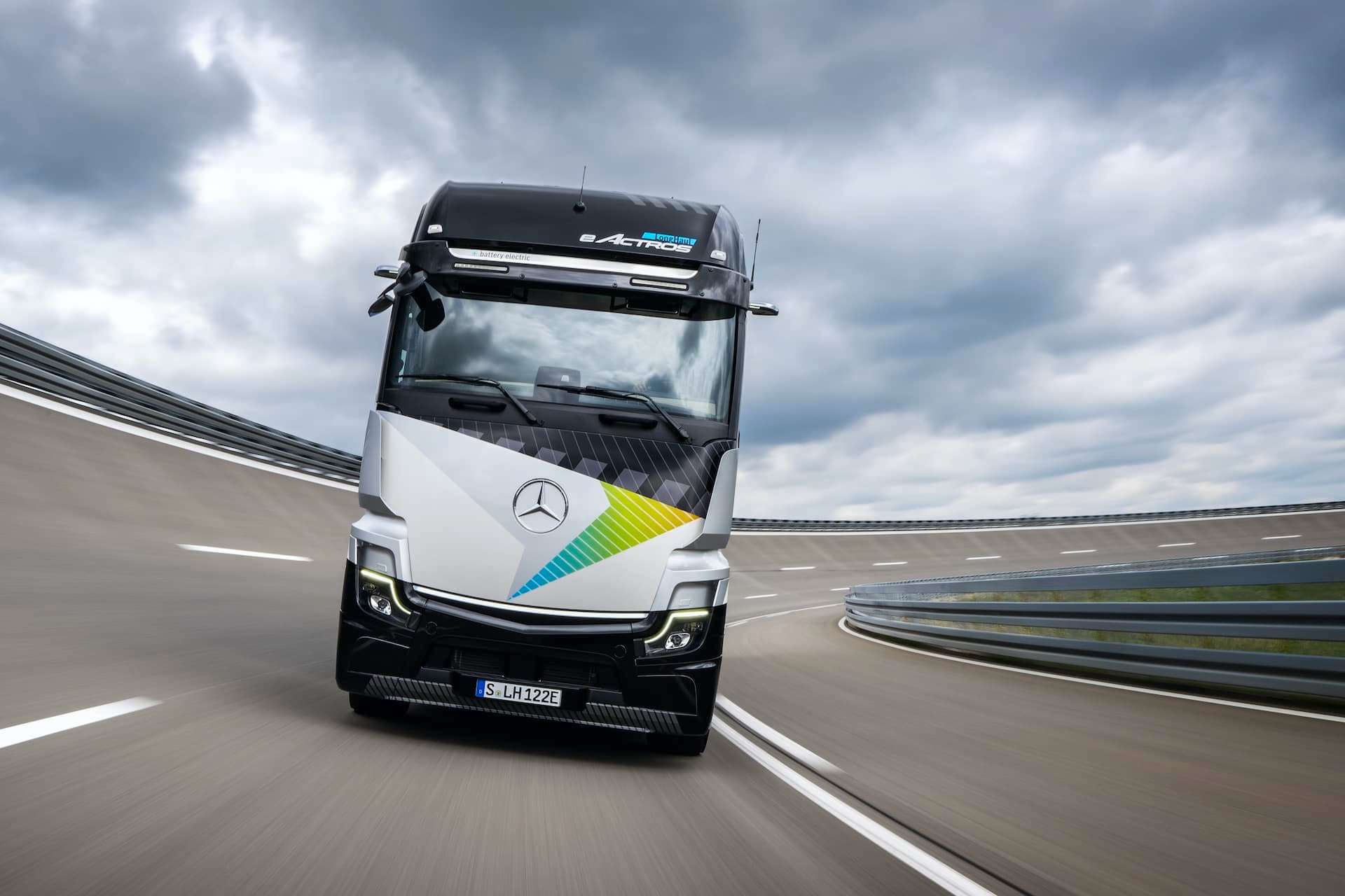 Cover Image for E-Lkw Mercedes eActros bei TCO besser als Diesel