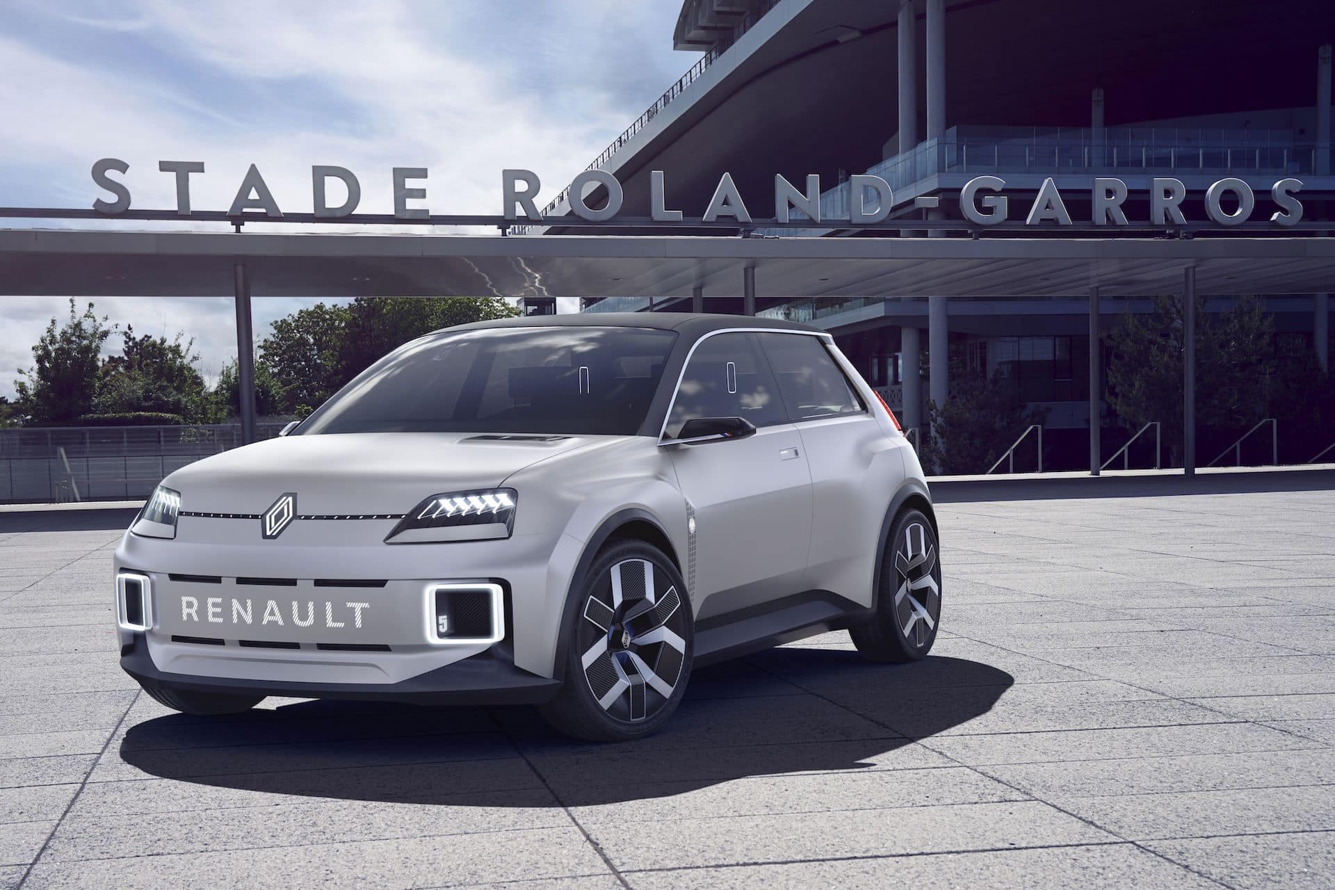 Cover Image for Börsen-Aus für Ampere: Wie reagieren die Partner Nissan und Mitsubishi?