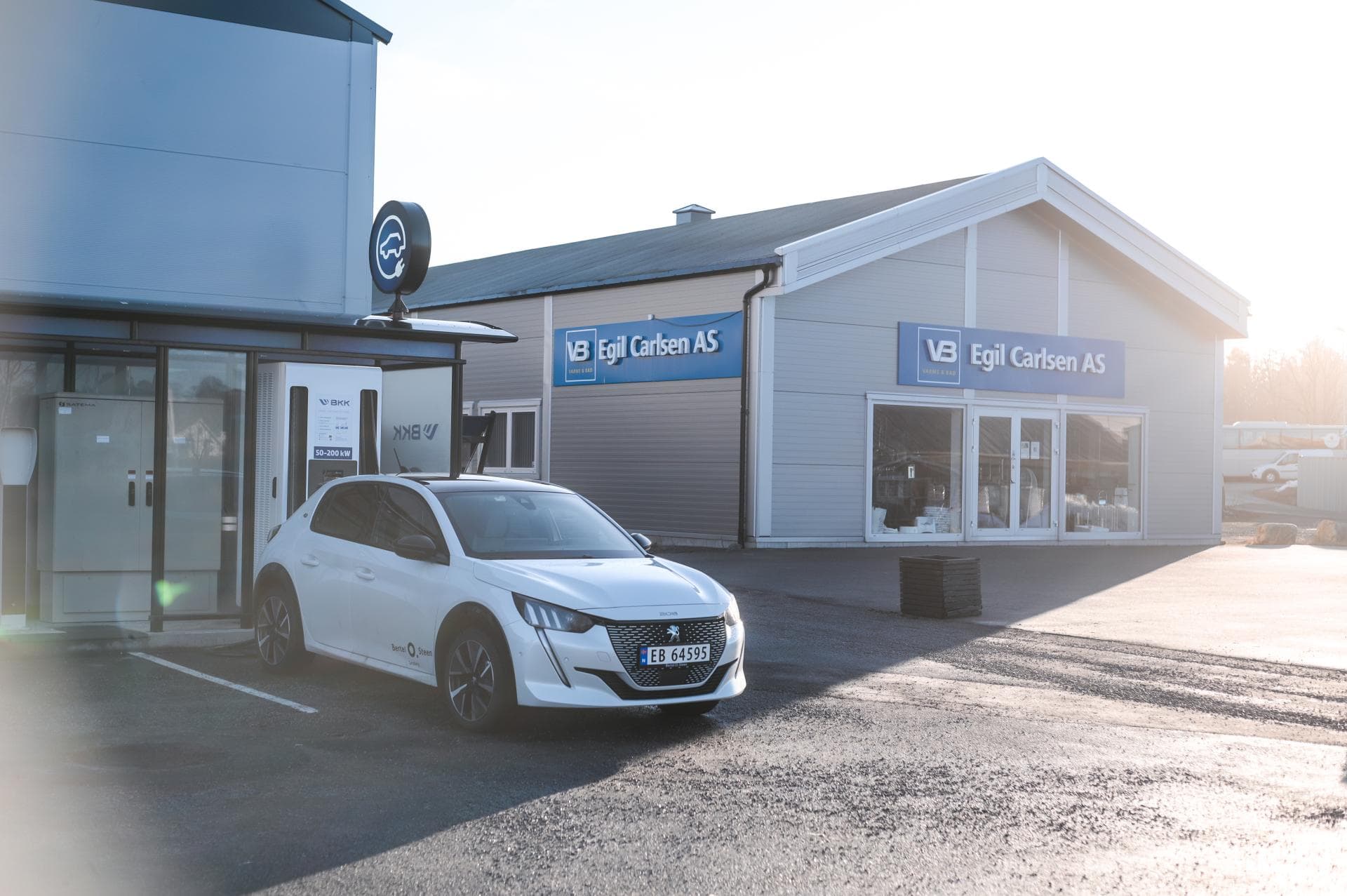 Cover Image for Peugeot beschreitet neue Wege in der E-Mobilität