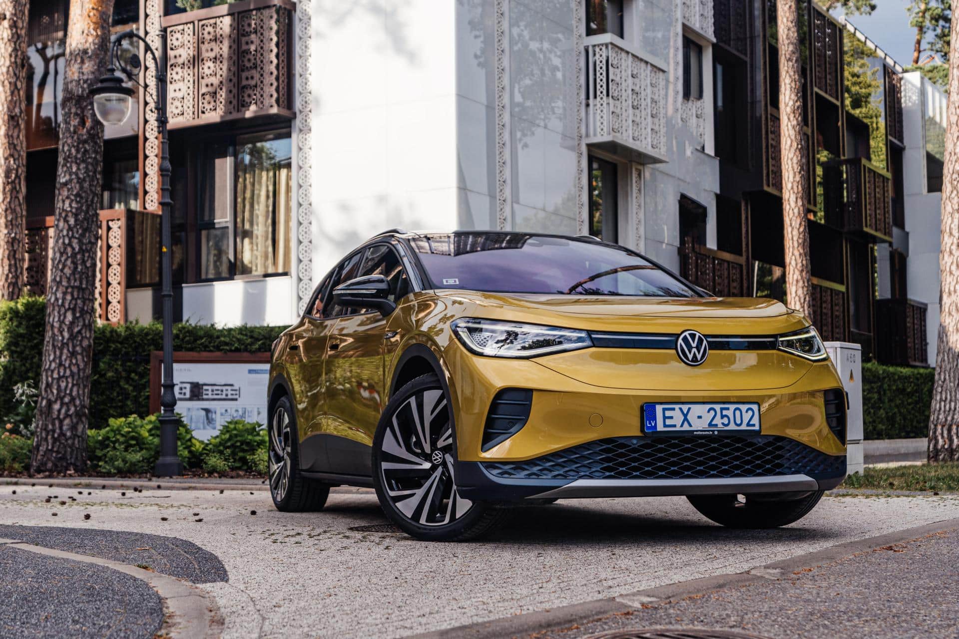 Cover Image for Elektroauto-Industrie: Von der Euphorie zur Krise