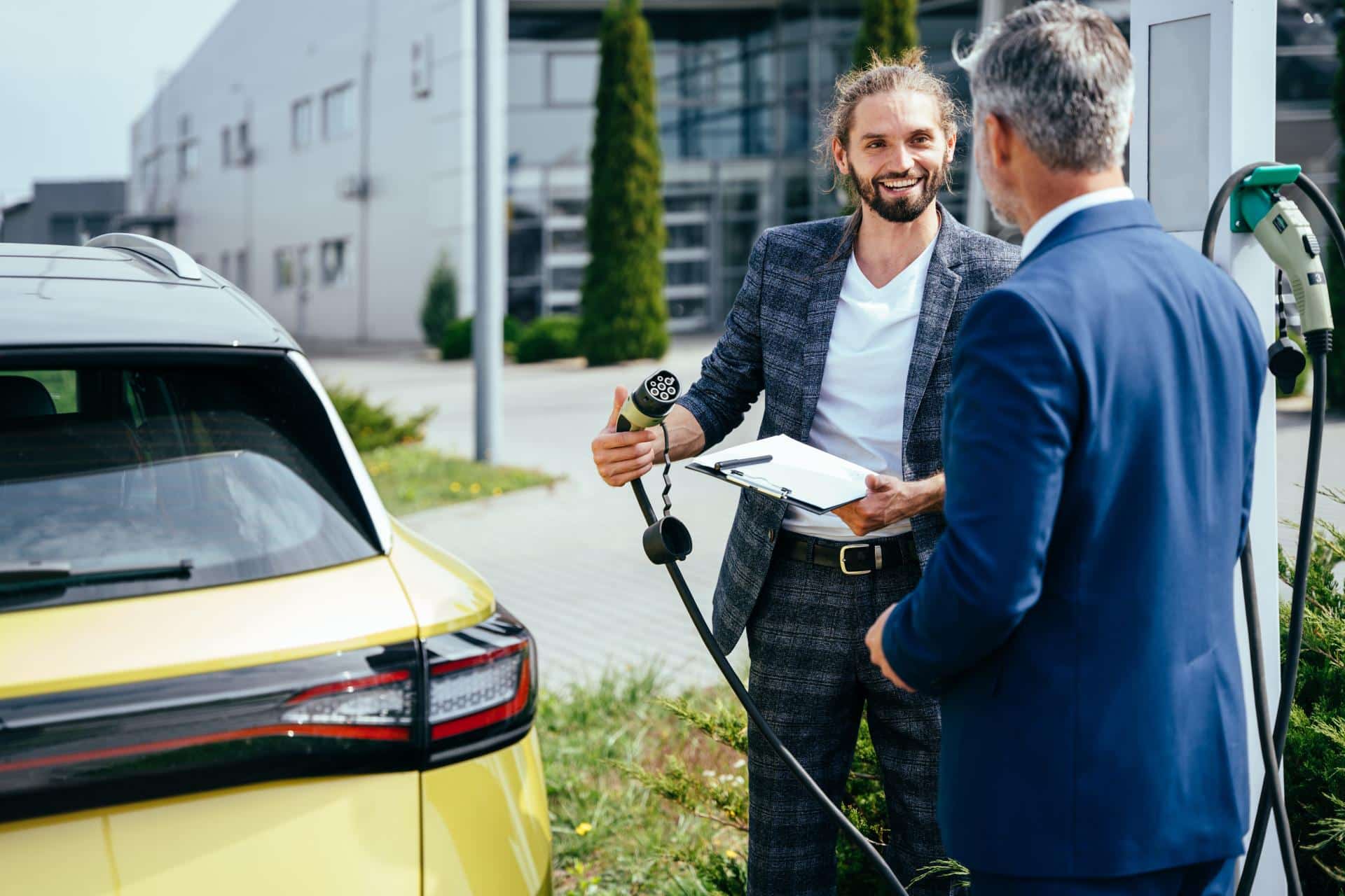 Cover Image for E-Auto-Gebrauchtwagen: Aampere oder Autoscout?