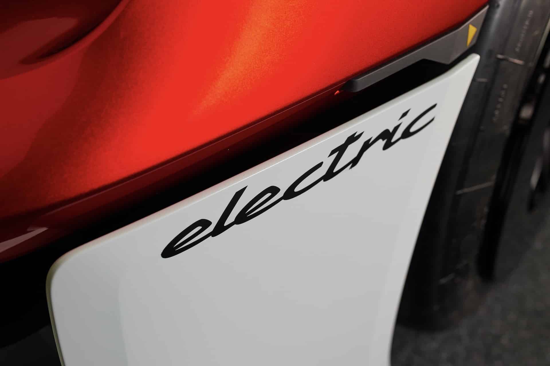 Cover Image for Neue Gigafactory: Wird Porsche bald zum eigenen Batterie-Hersteller?