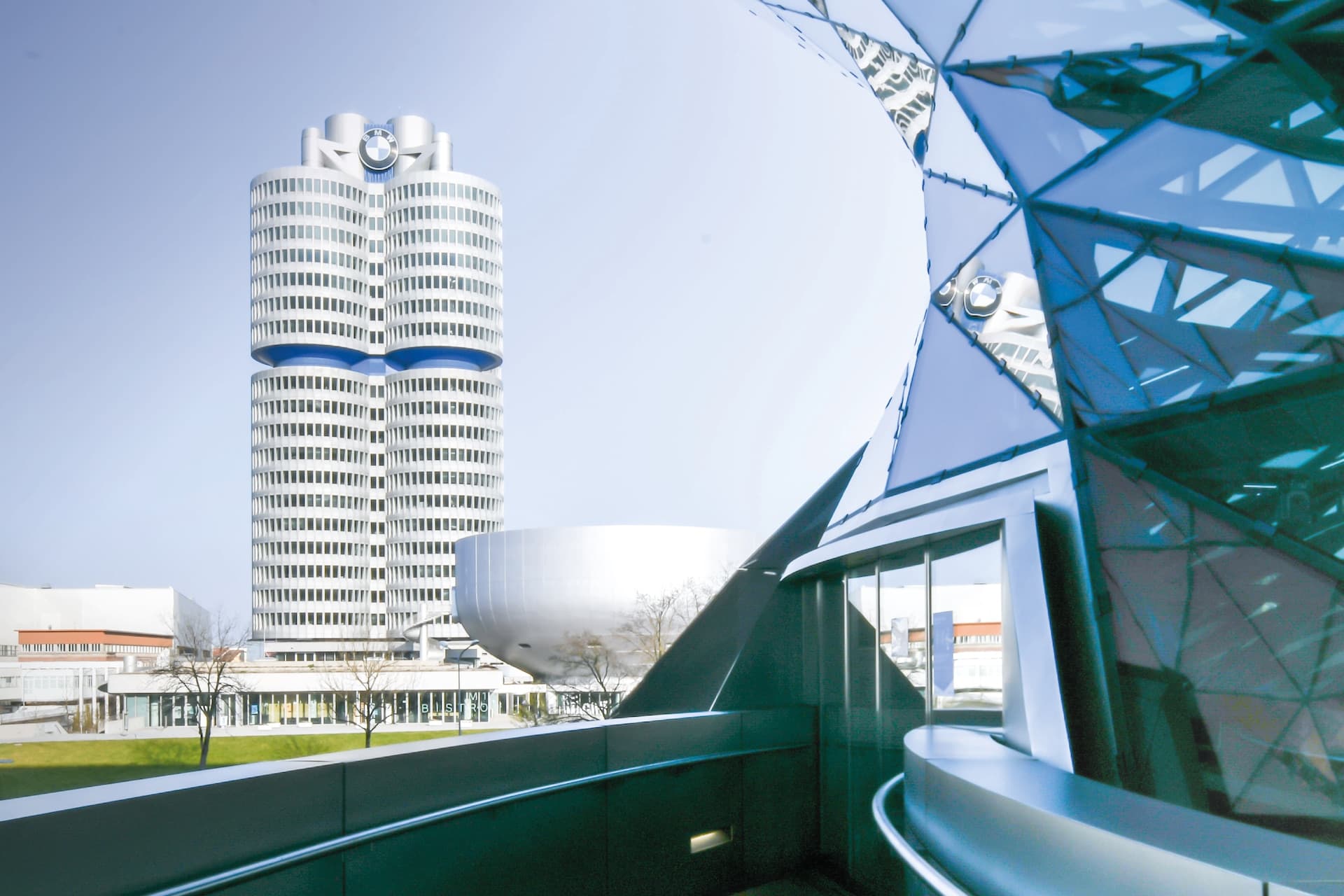 Cover Image for BMW muss wegen fehlerhafter Bremsen 1,5 Millionen Autos zurückrufen