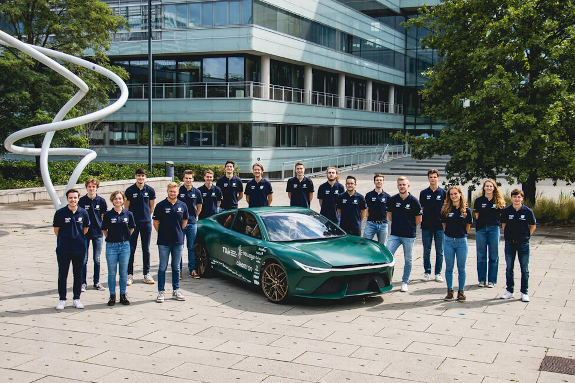 Cover Image for Dieses E-Auto soll jahrzehntelang up-to-date sein