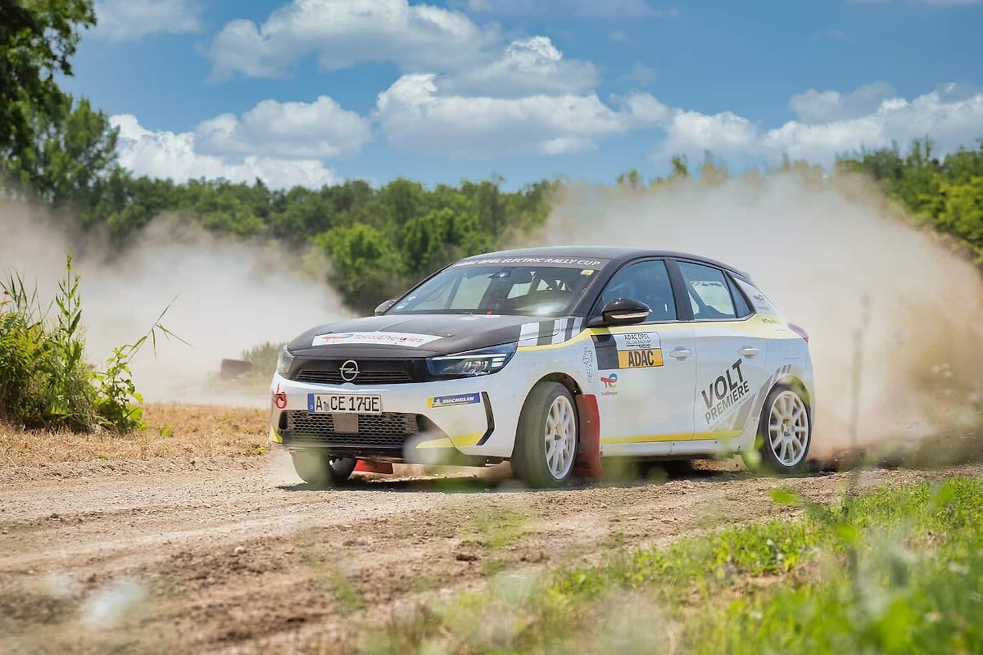 Cover Image for E-Autos im Rallyesport? Kein Problem!