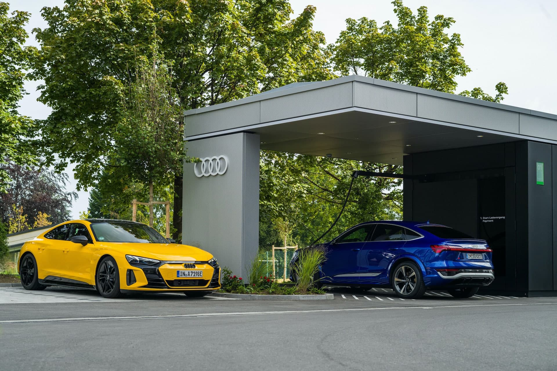 Cover Image for München erhält Audi charging hub, Nürnberg startet mit AR-Projekt
