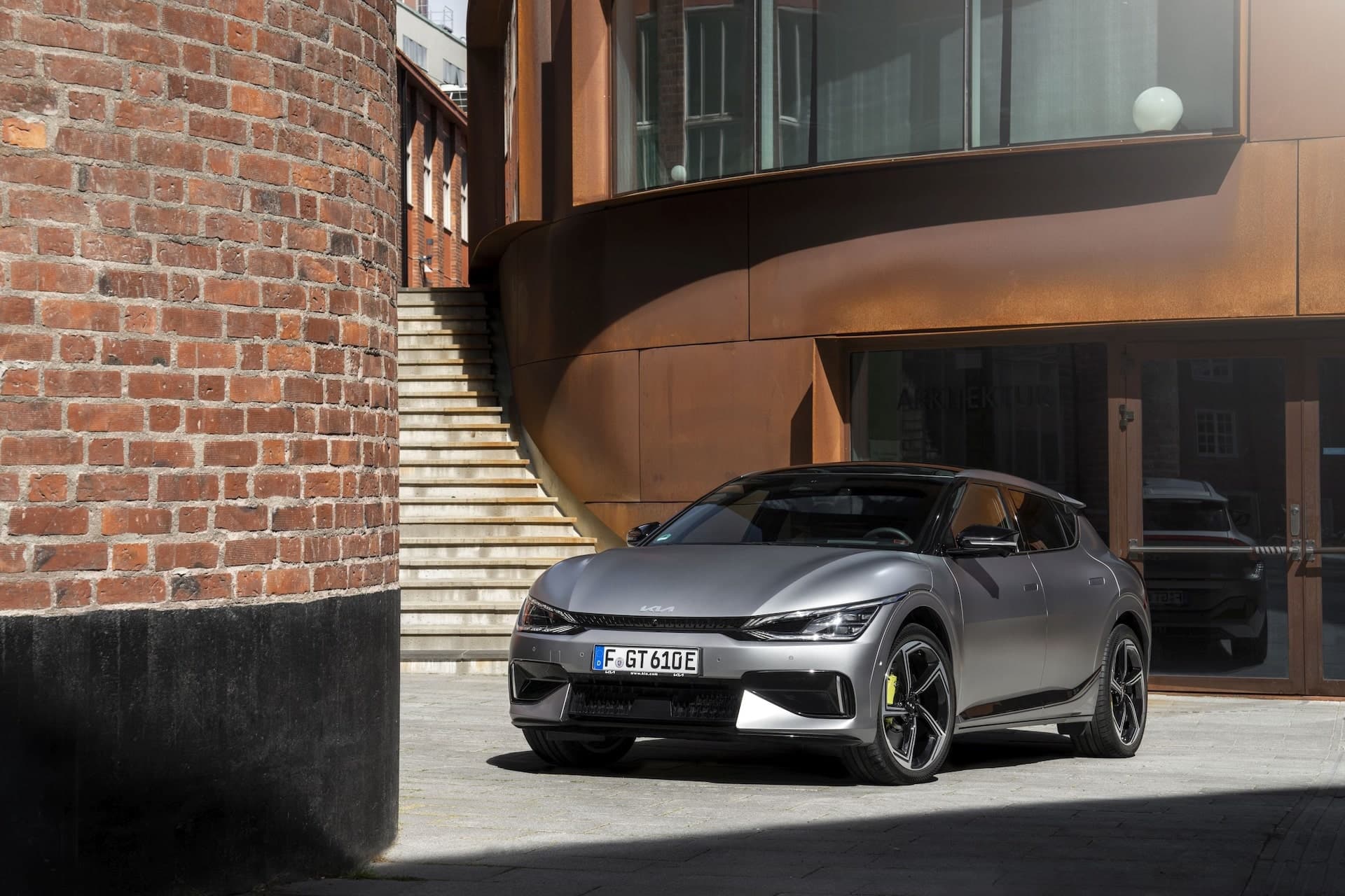Cover Image for Drei Sportler und zwei „Normalos“: E-SUV im Test