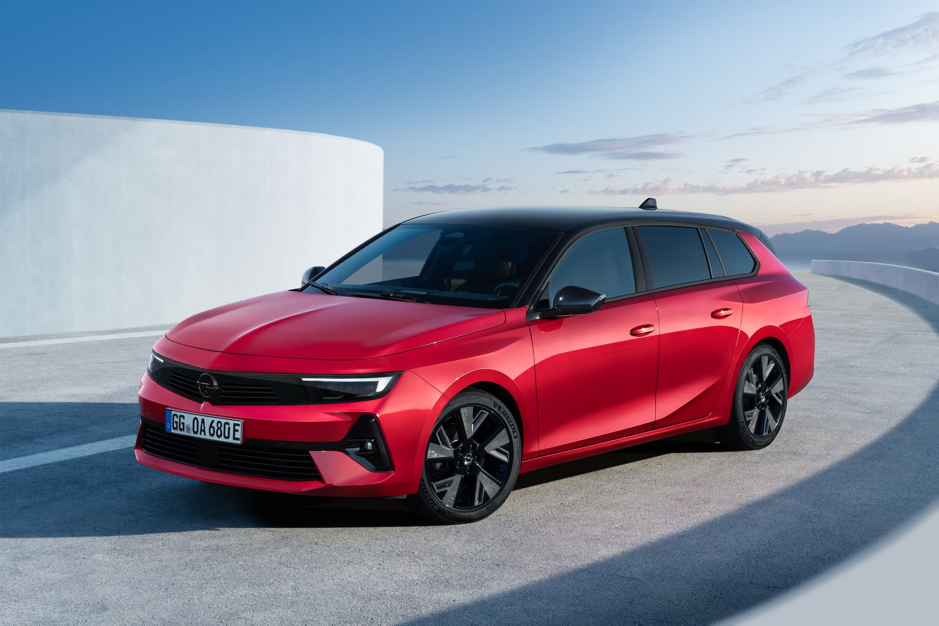 Cover Image for Opel zeigt Astra als Elektro-Kombi