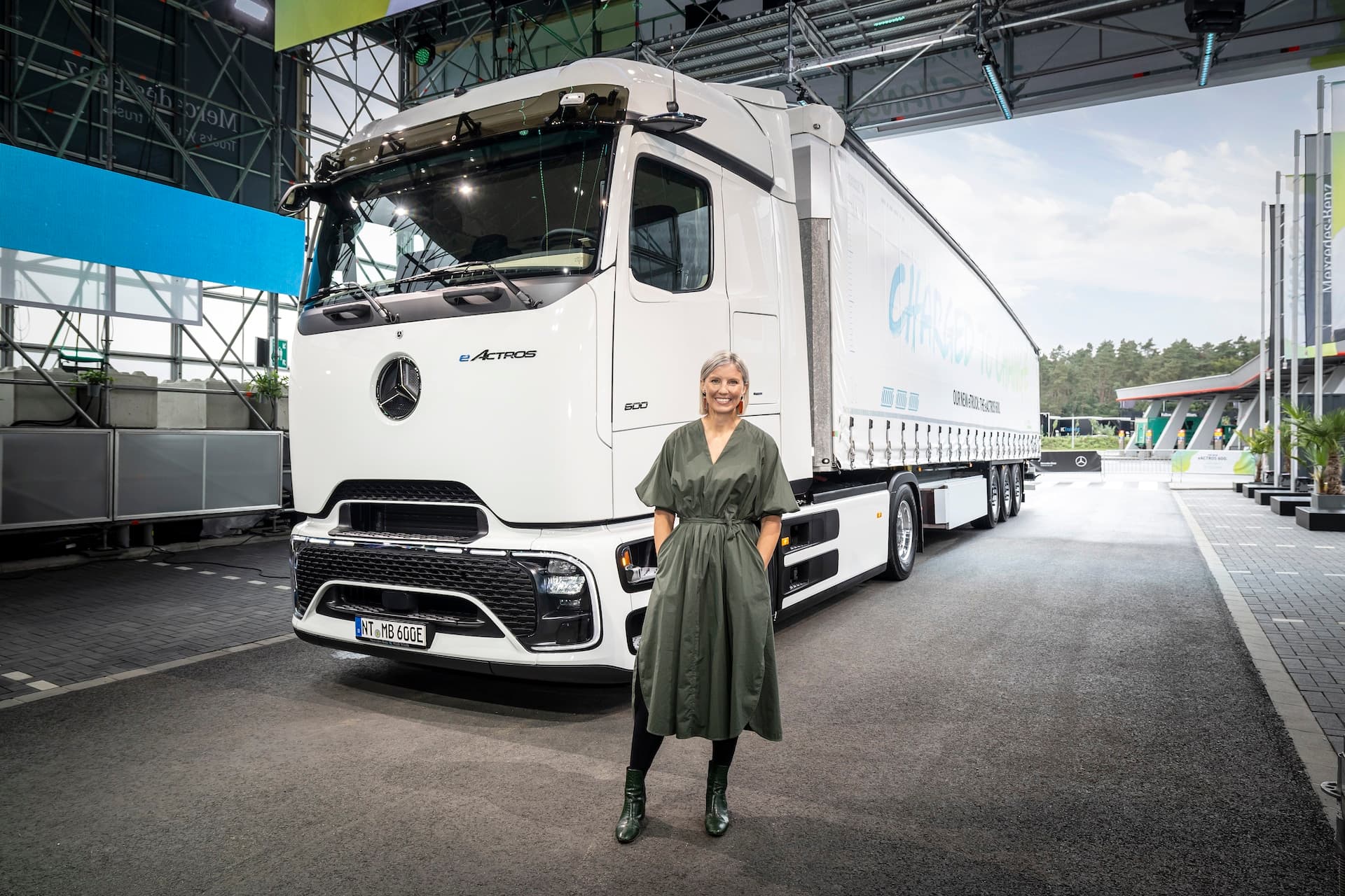 Cover Image for Daimler-Truck-Chefin Radström: Infrastrukturdefizit könnte Klimaziele gefährden