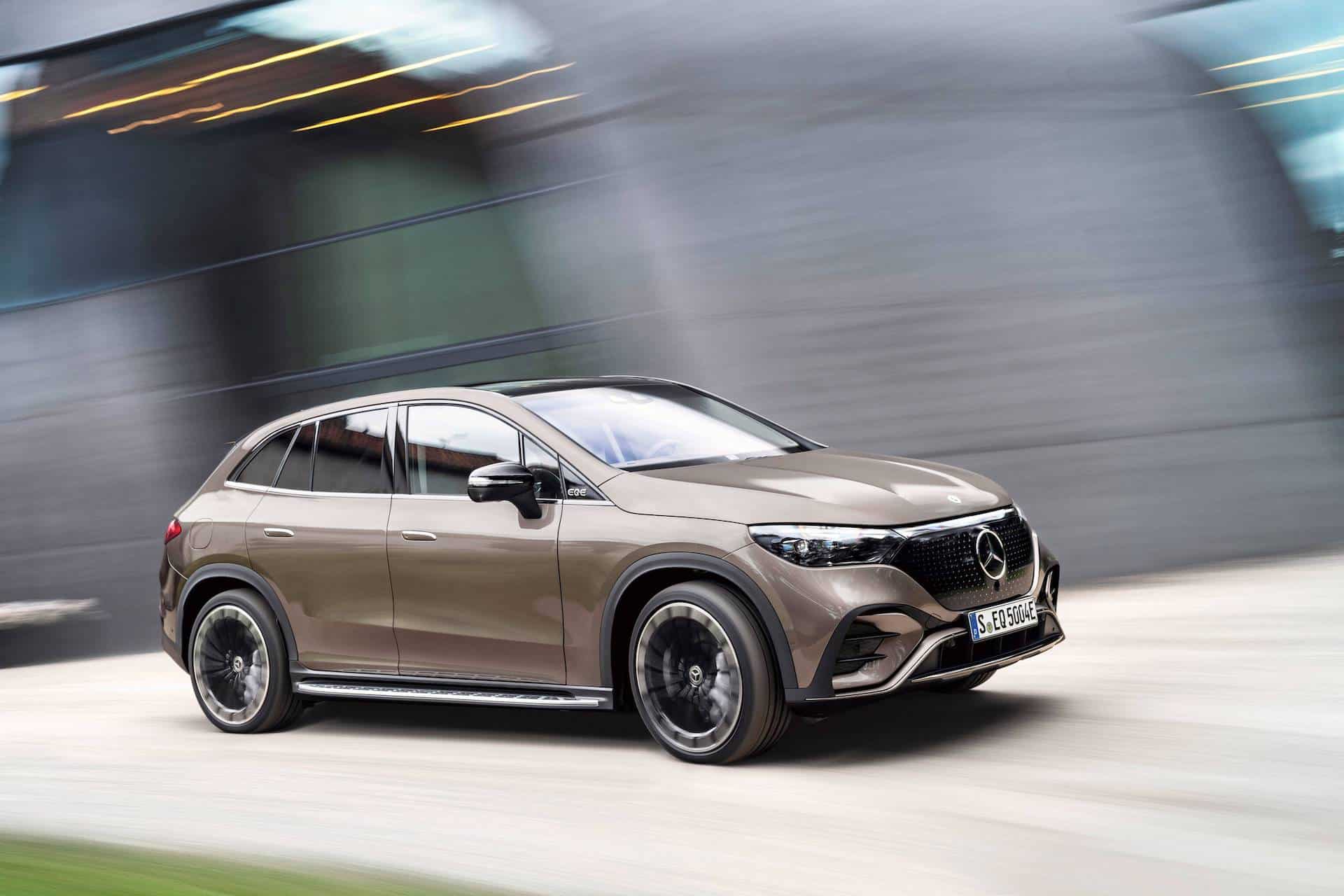 Cover Image for Mercedes-Benz hat im dritten Quartal 66 Prozent mehr Elektroautos verkauft
