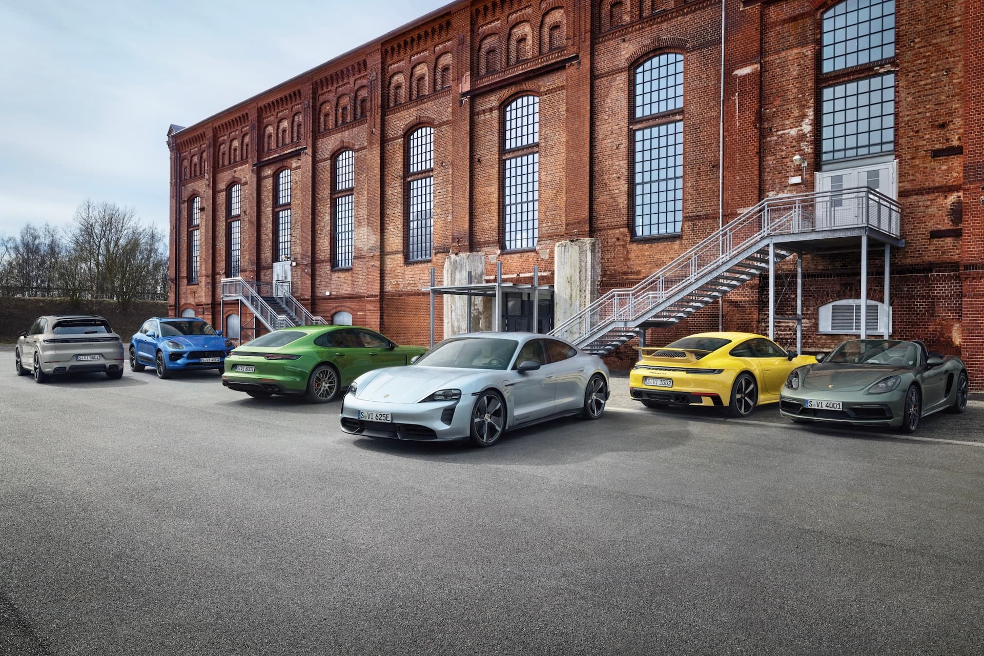 Cover Image for Zehn Prozent mehr Absatz: Porsche feiert drei erfolgreiche Quartale 2023