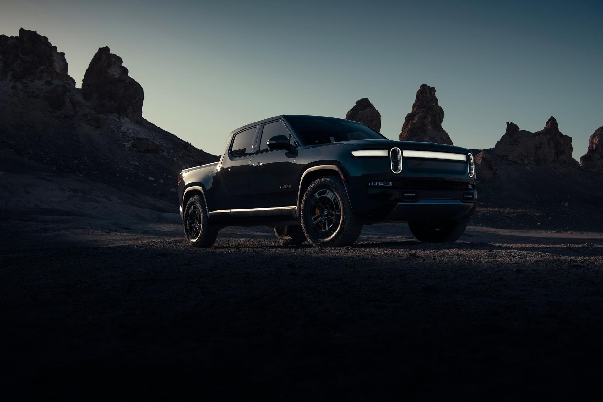 Cover Image for Rivian verliert 31.000 Euro pro E-Auto