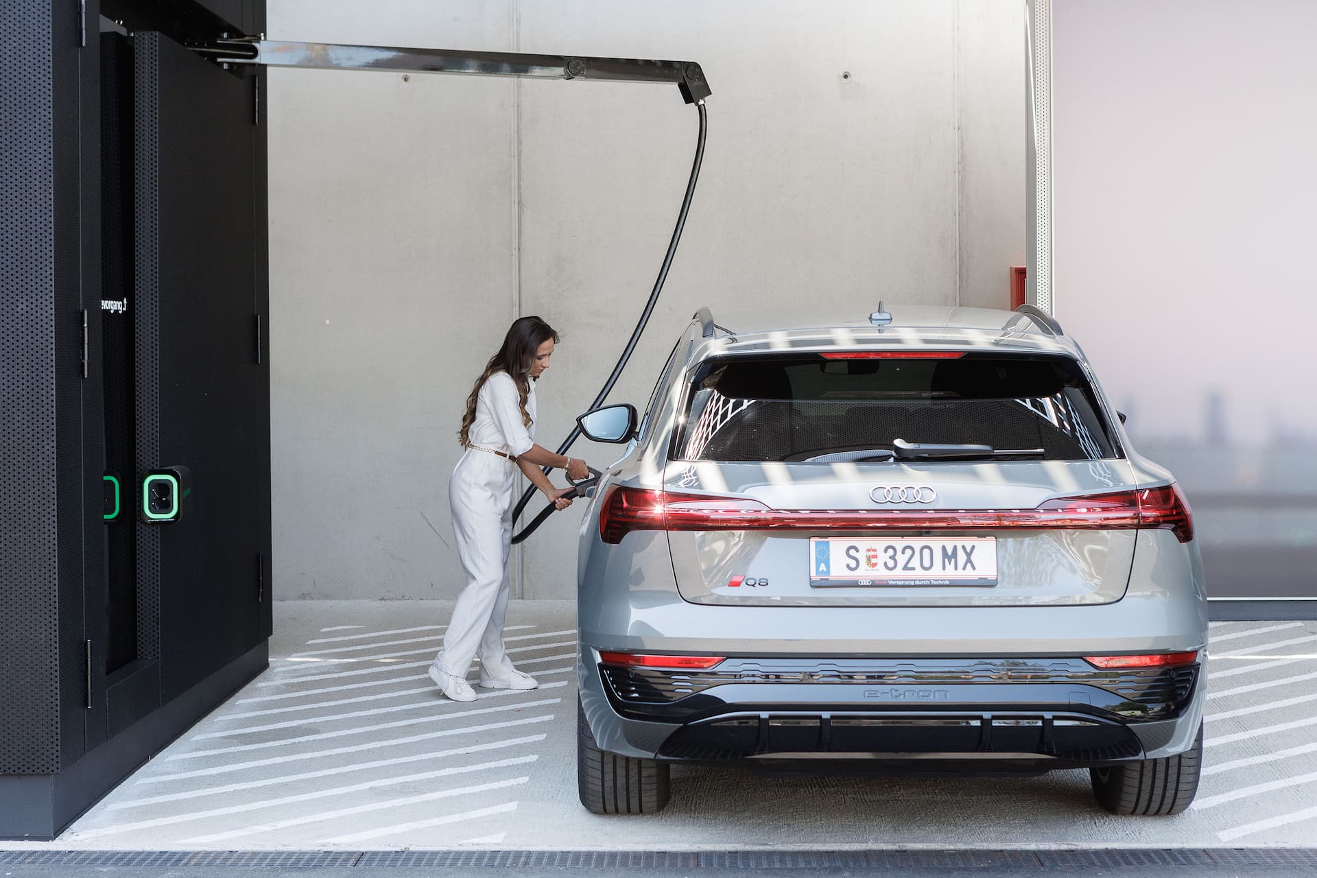 Cover Image for Akzeptanz von E-Autos hängt stark von persönlicher Erfahrung ab