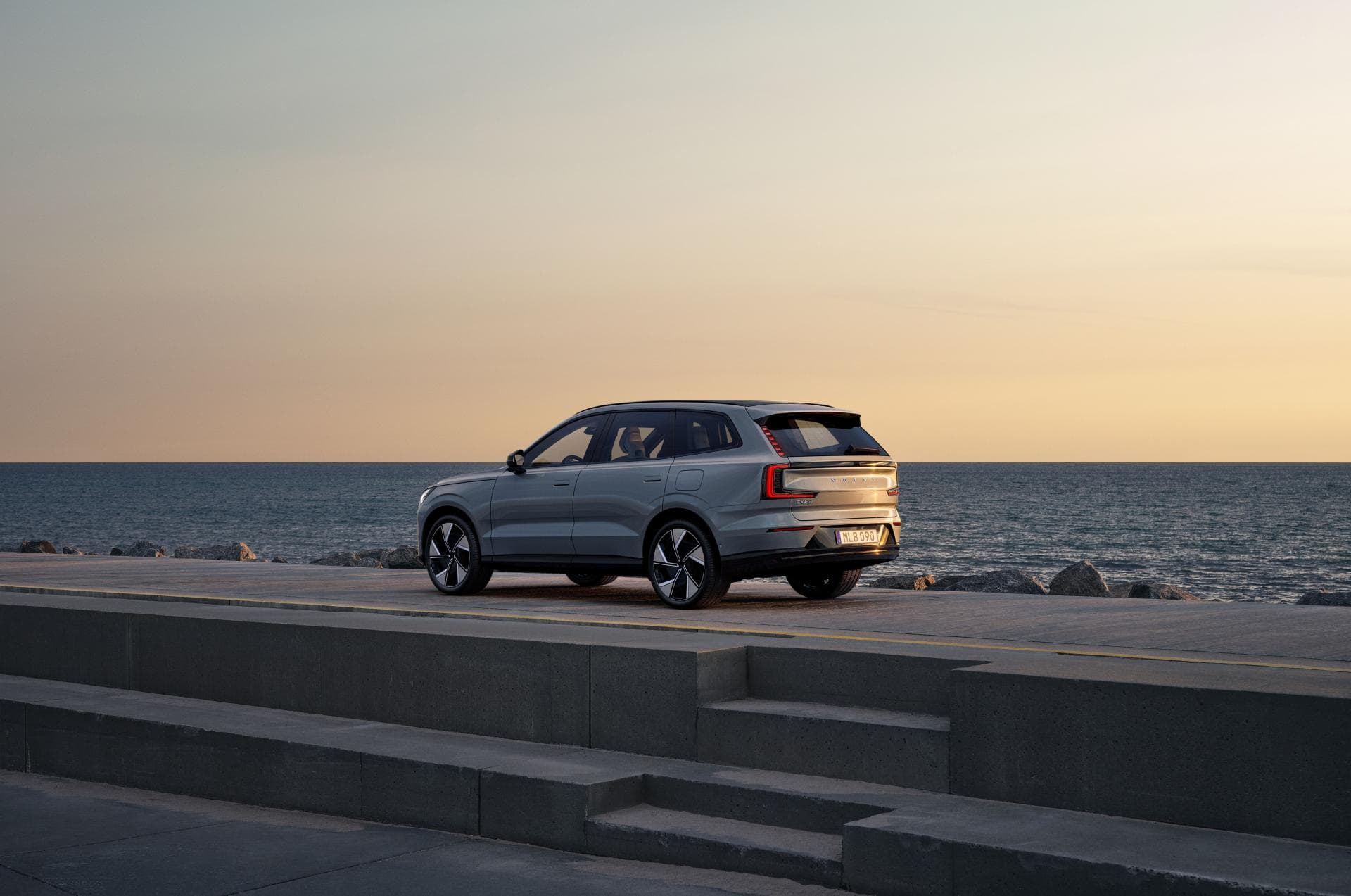 Cover Image for Volvo EX90 nun in Basis-Version „Core“ erhältlich