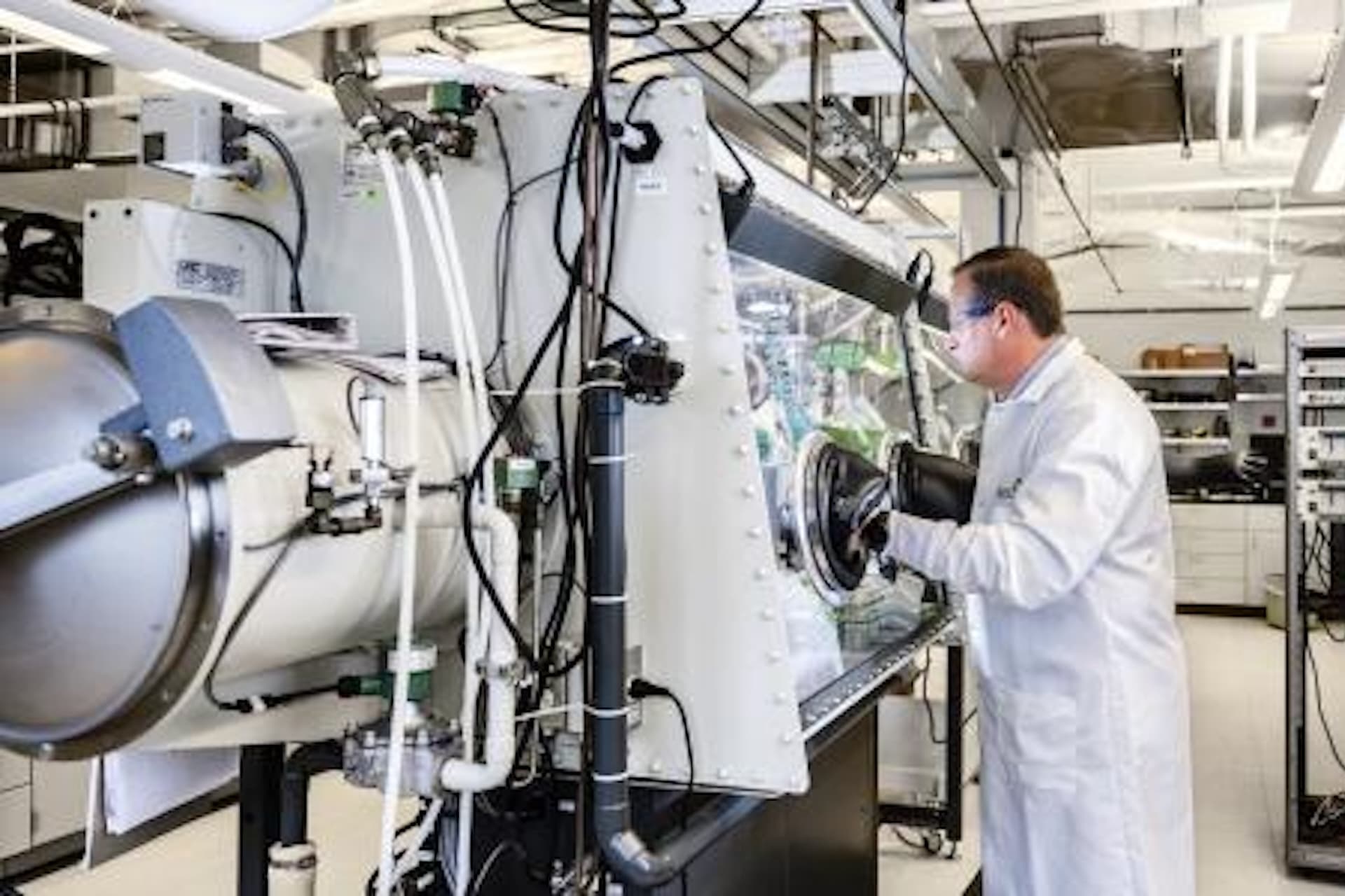 Cover Image for Wie Argonne-Forscher Natrium-Ionen-Batterien verbessern wollen