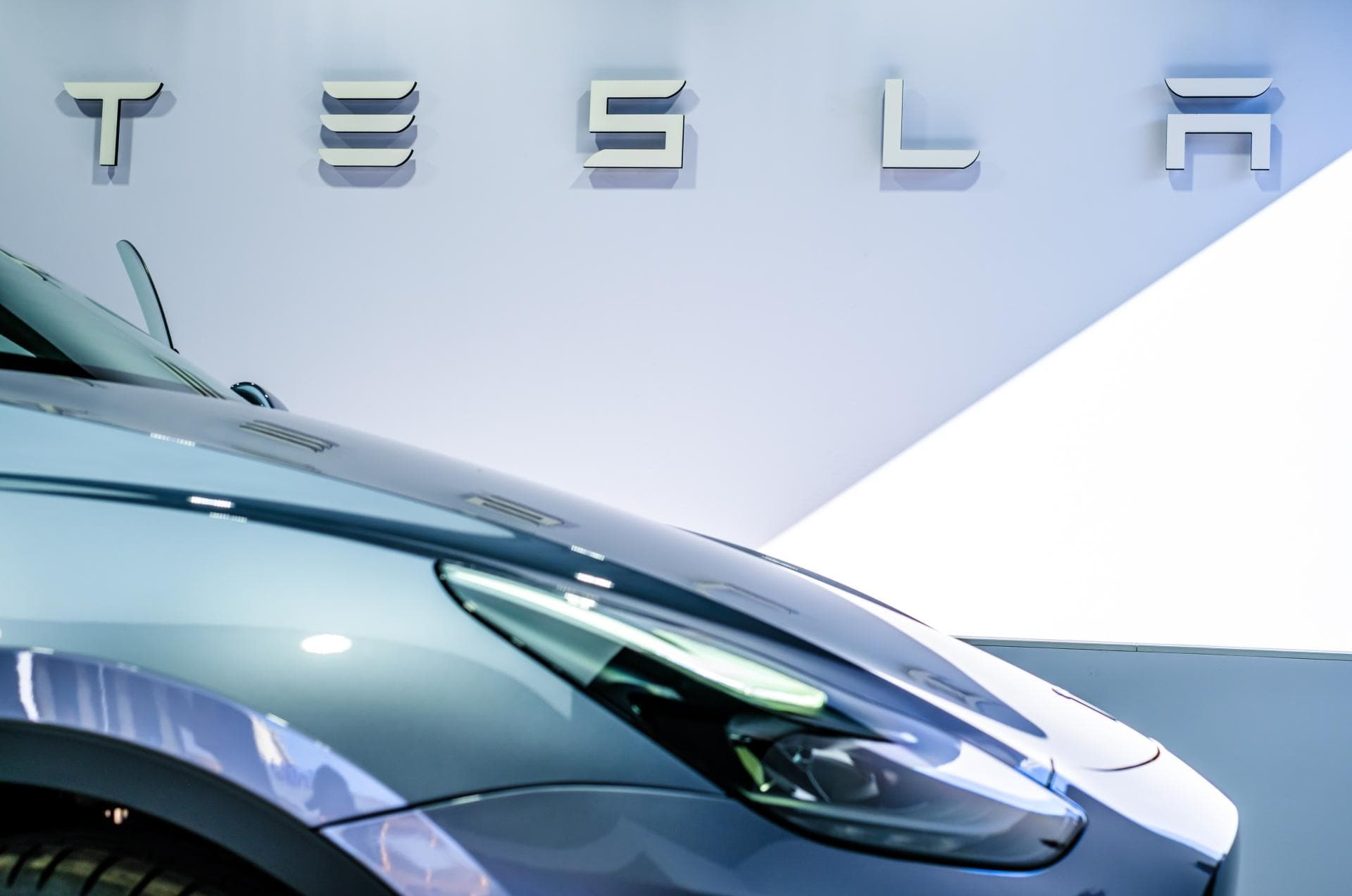 Cover Image for Tesla Redwood: Kleiner Elektro-Crossover soll 2025 starten