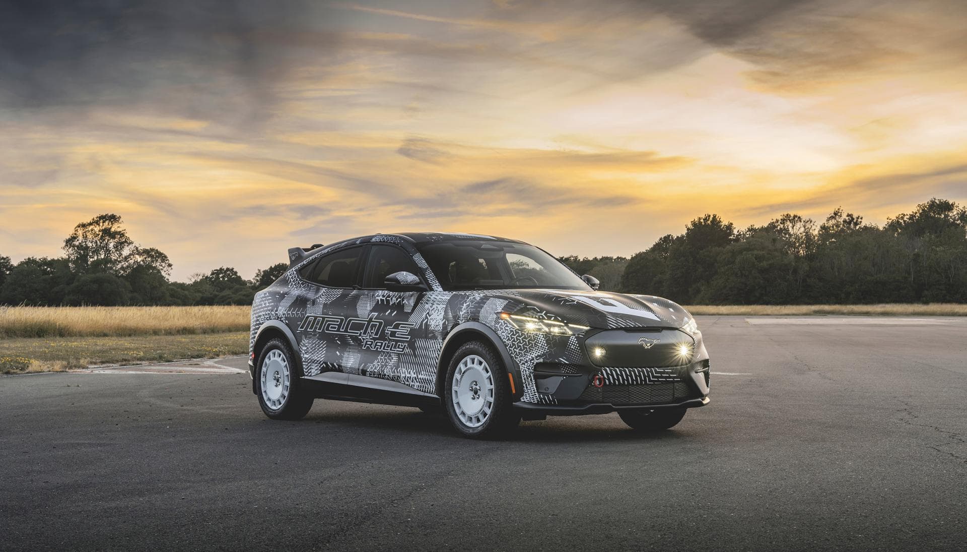 Cover Image for Ford prüft Elektro-Strategie: Fokus auf Batterieproduktion