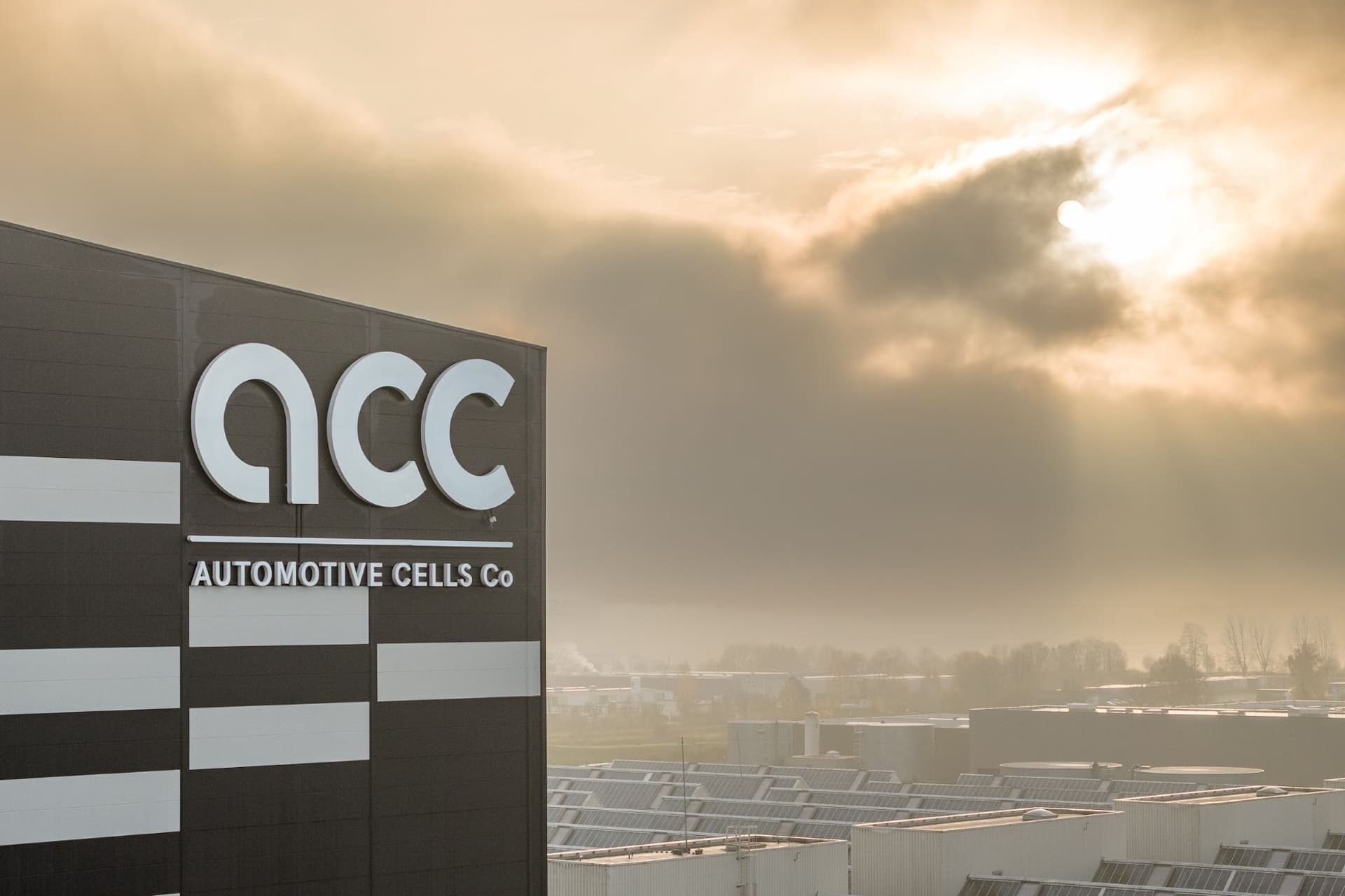 Cover Image for Batteriehersteller ACC bekommt 4,4 Milliarden Euro frisches Kapital