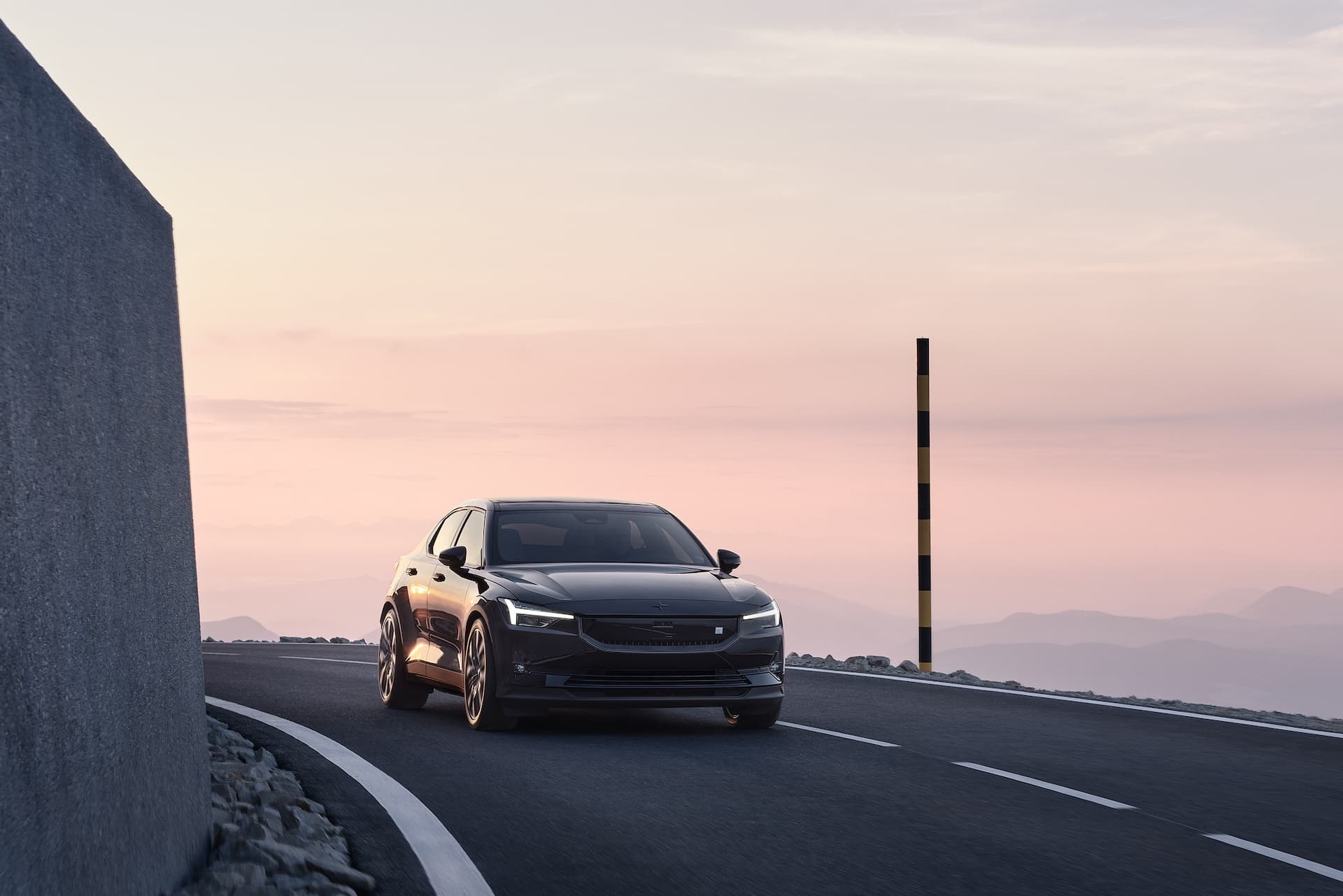 Cover Image for Polestar: Absatz bricht im ersten Quartal um 40 Prozent ein