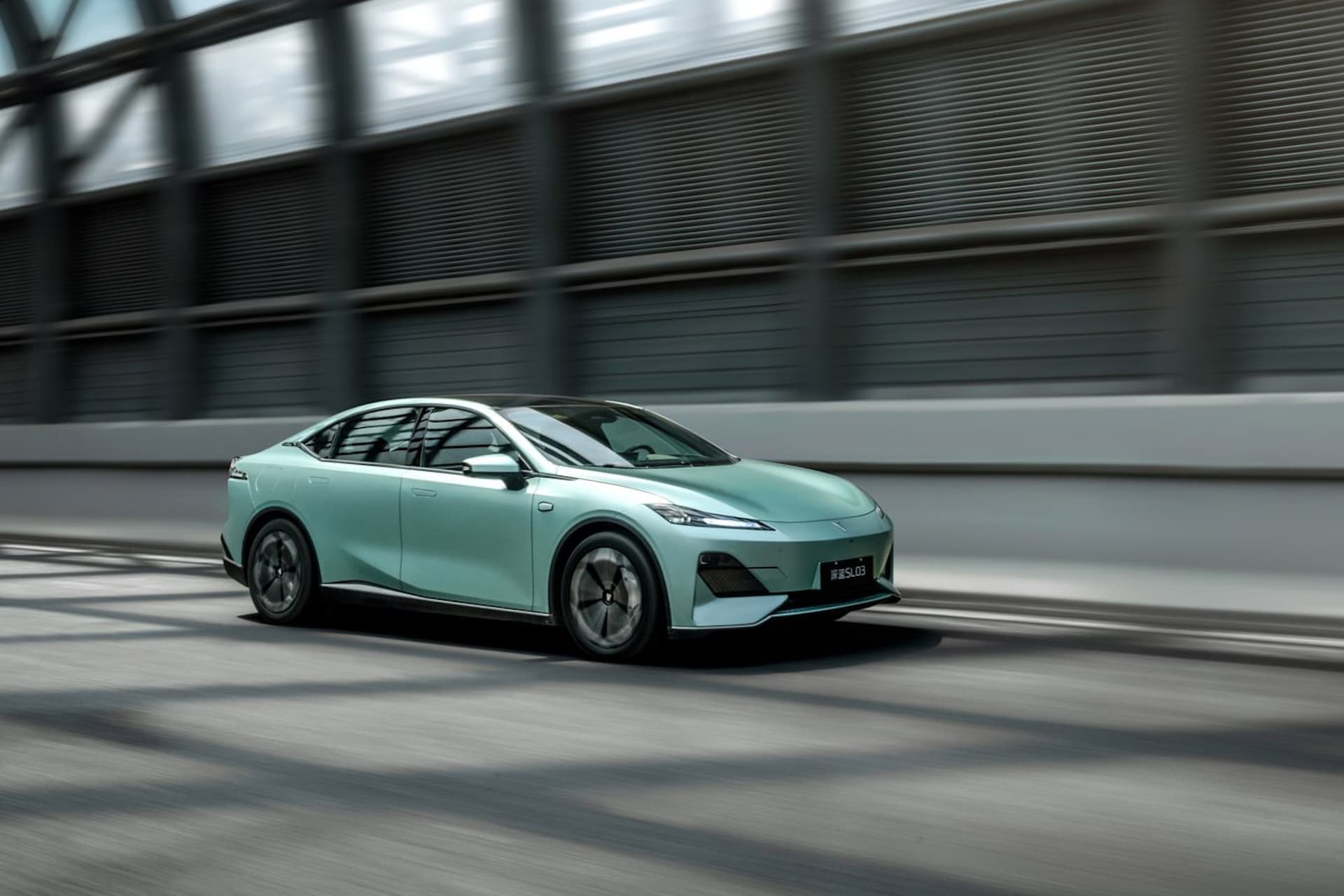 Cover Image for Deepal frischt die E-Limousine SL03 auf