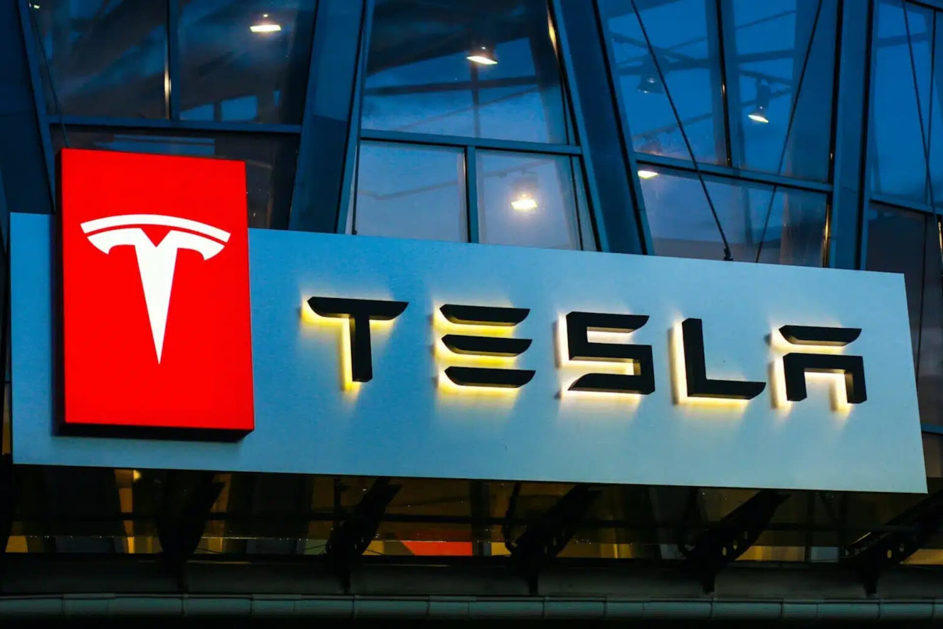 Cover Image for Tesla Grünheide: Große Mehrheit der Bürger gegen Erweiterung