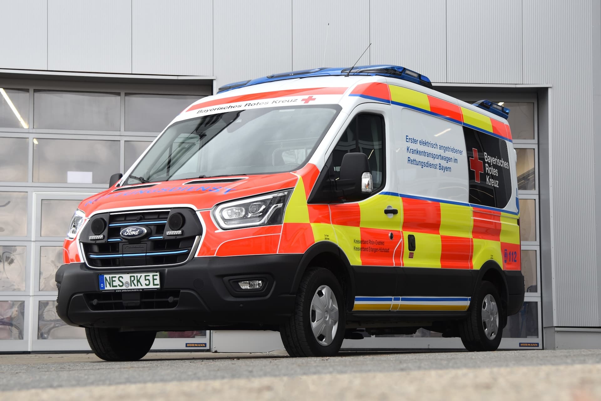 Cover Image for BRK und Ford starten Projekt mit Elektro-Krankenwagen