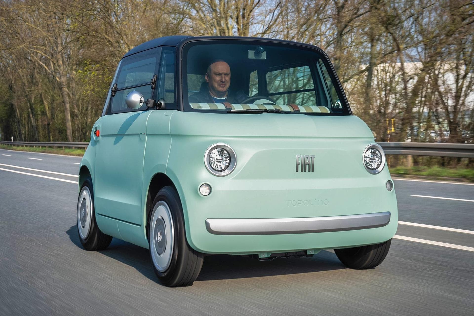 Cover Image for Mit der Sonne um die Wette strahlen: Fahrbericht des Fiat Topolino