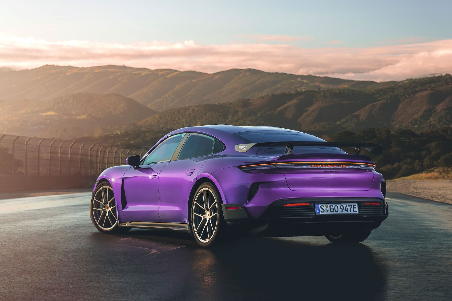 Cover Image for Porsche liefert starkes zweites Quartal mit 17 Prozent Rendite