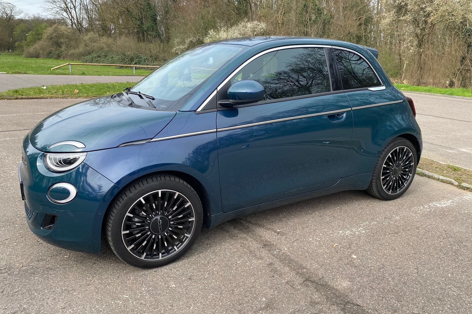 Cover Image for Fiat 500e 3+1 im Test: Viel Fahrspaß im Elektro-Zwerg