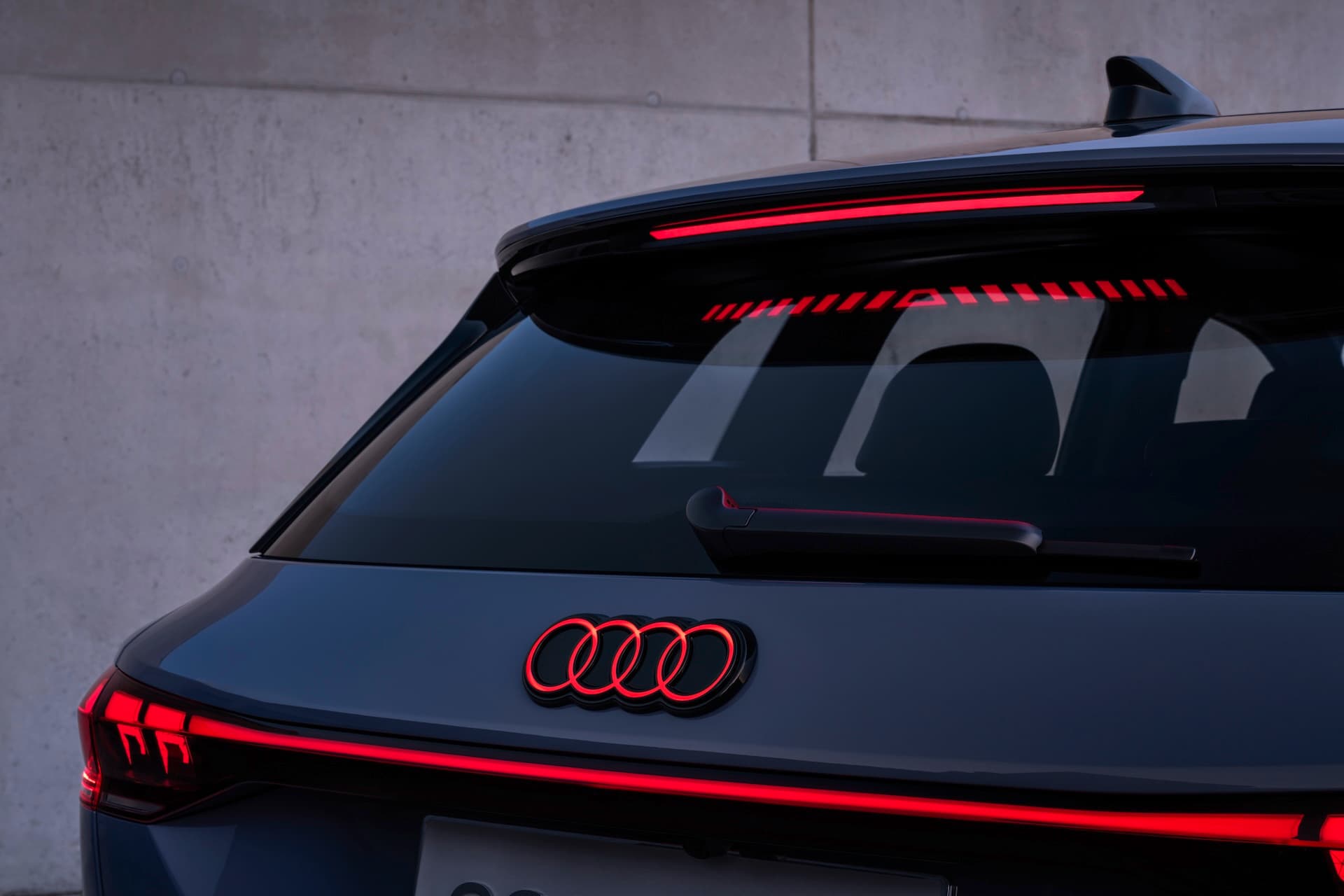Cover Image for Audi will sich 2033 vom Verbrenner verabschieden