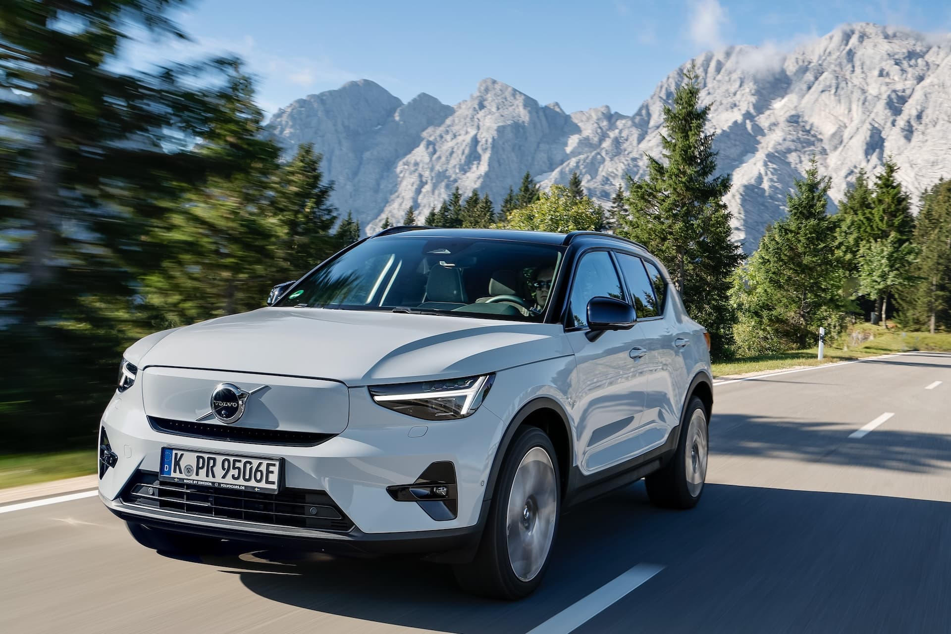 Cover Image for Duell der kompakten E-SUV: Hyundai Kona gegen Volvo EX40